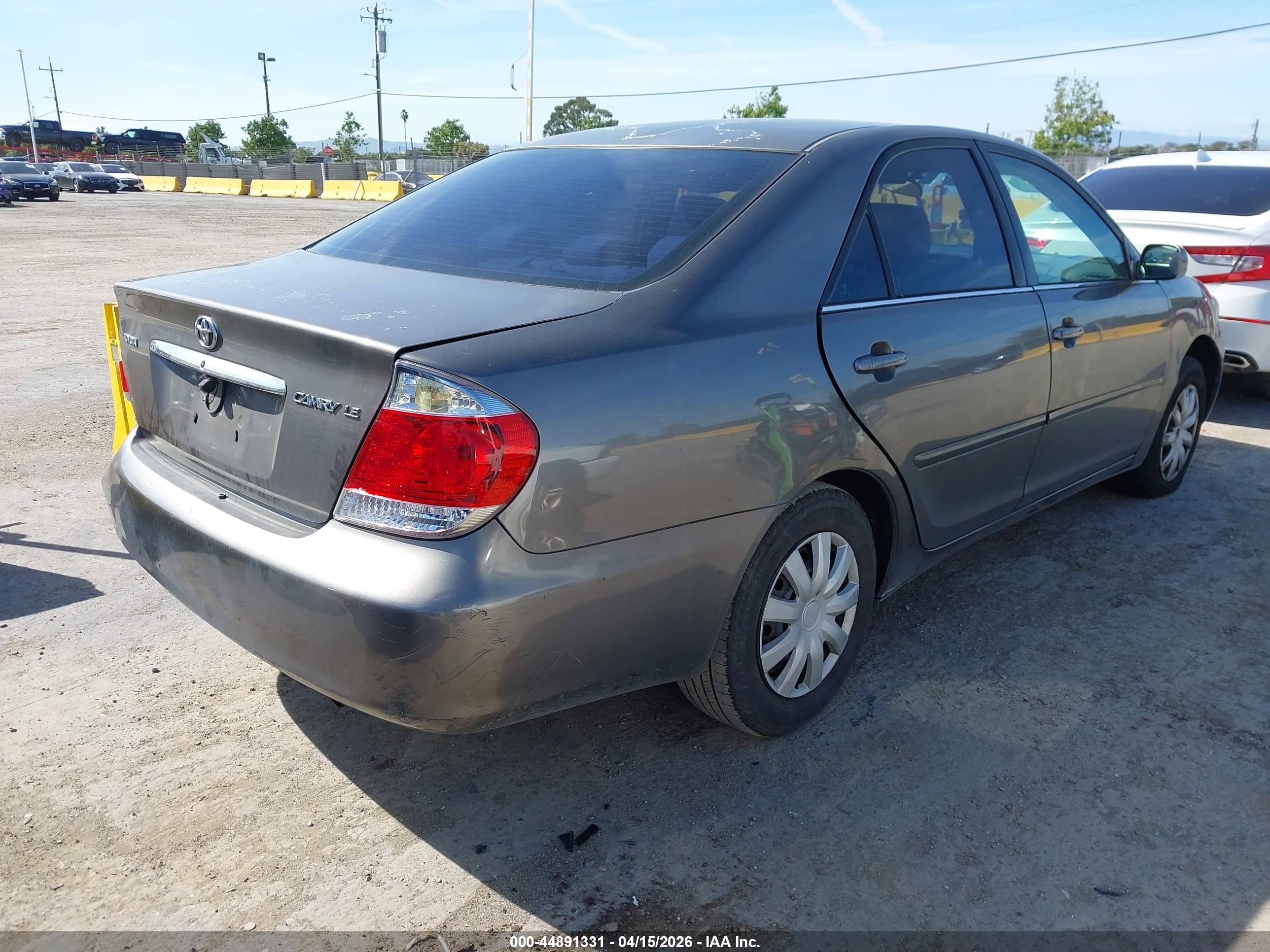 TOYOTA CAMRY image 4