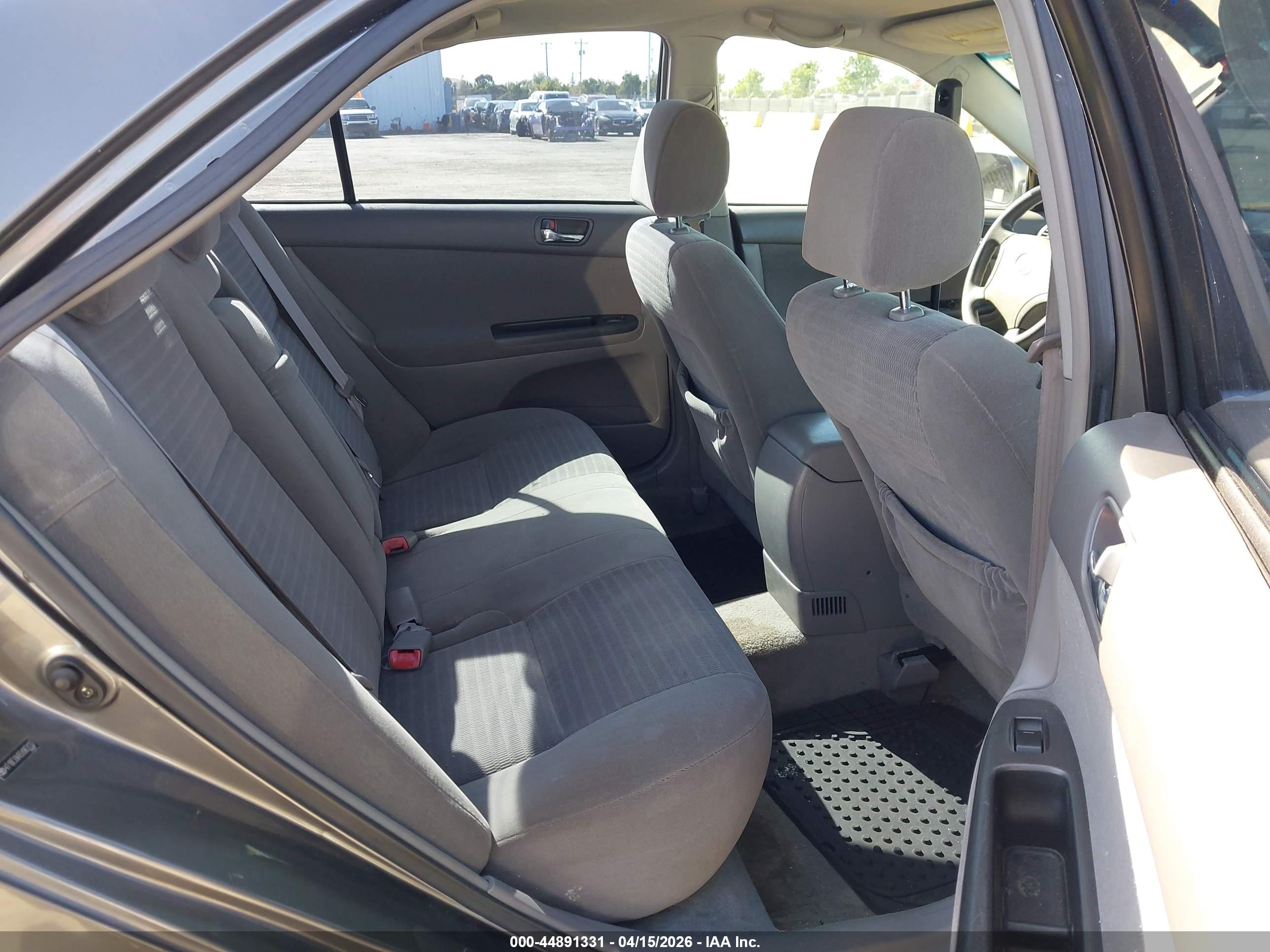 TOYOTA CAMRY image 8