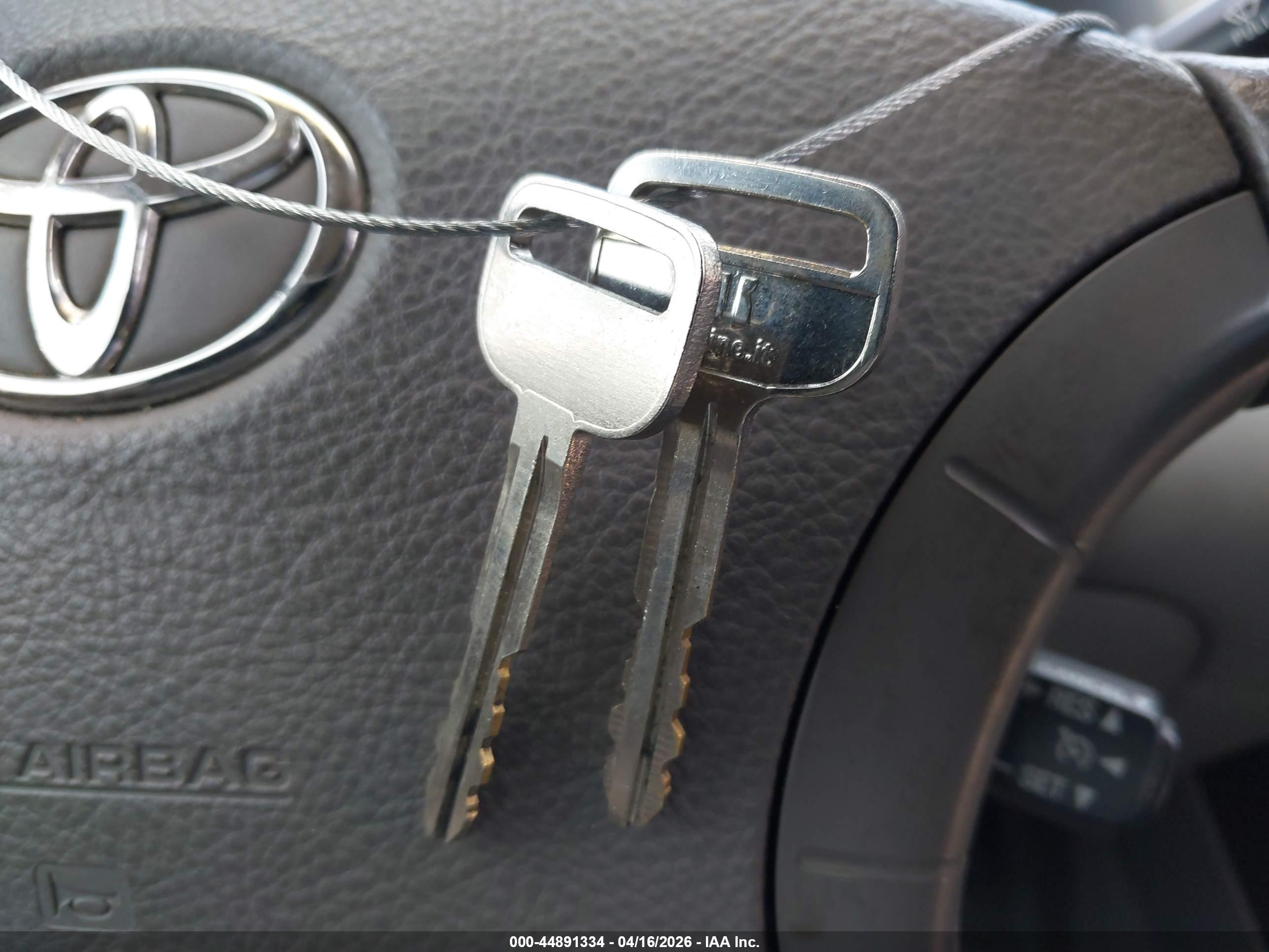 TOYOTA CAMRY image 11