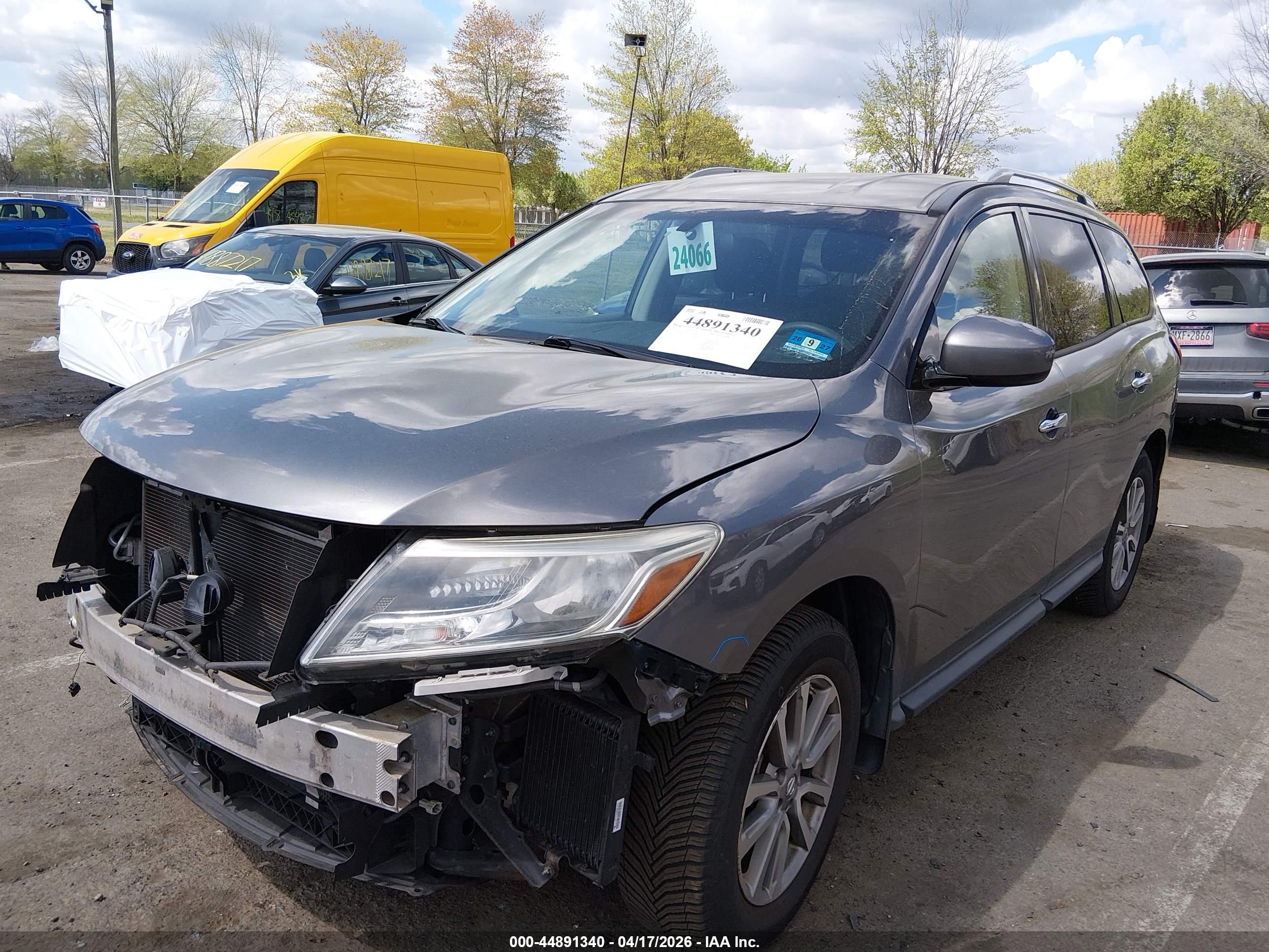 NISSAN PATHFINDER image 2