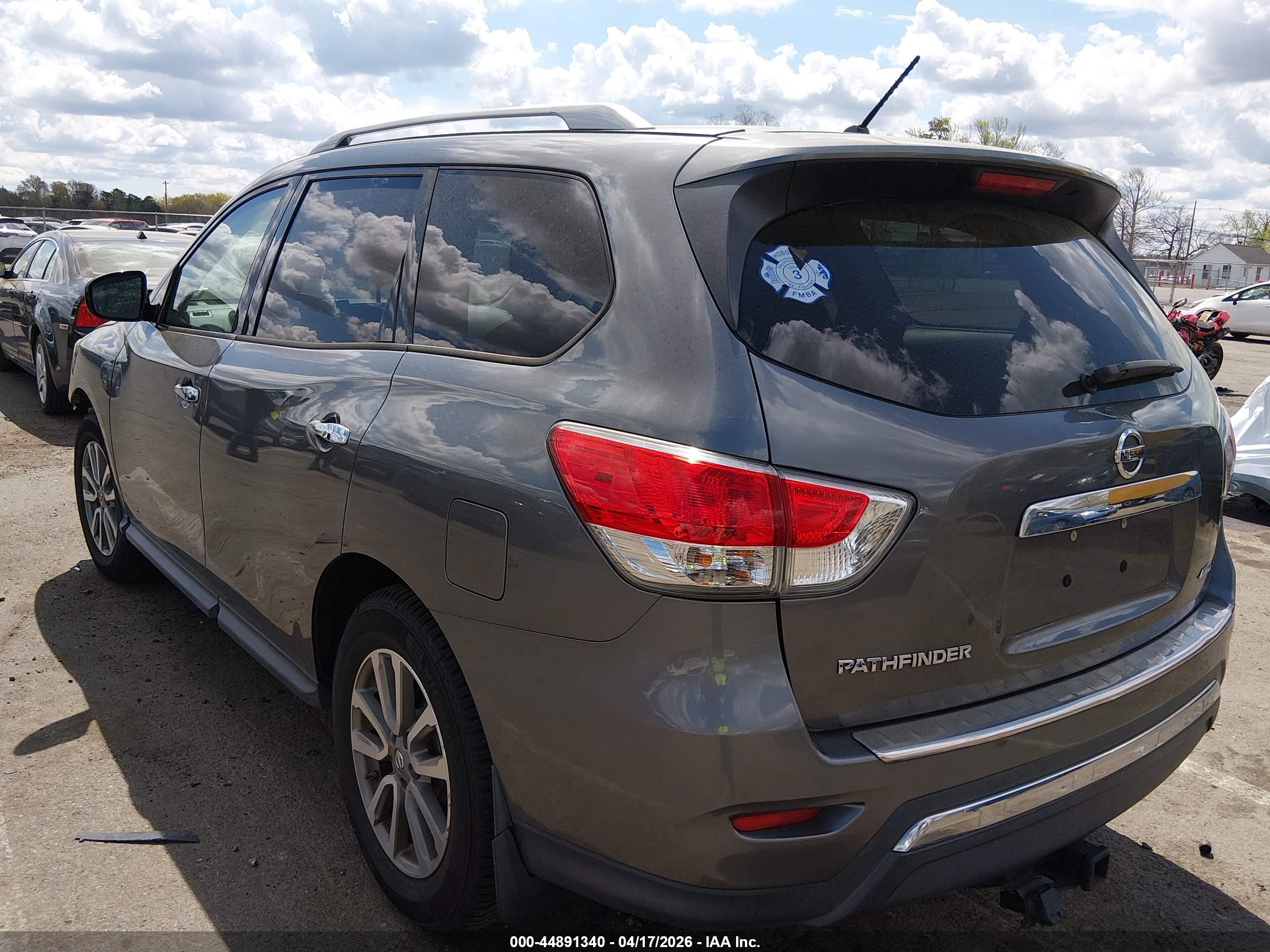 NISSAN PATHFINDER image 3