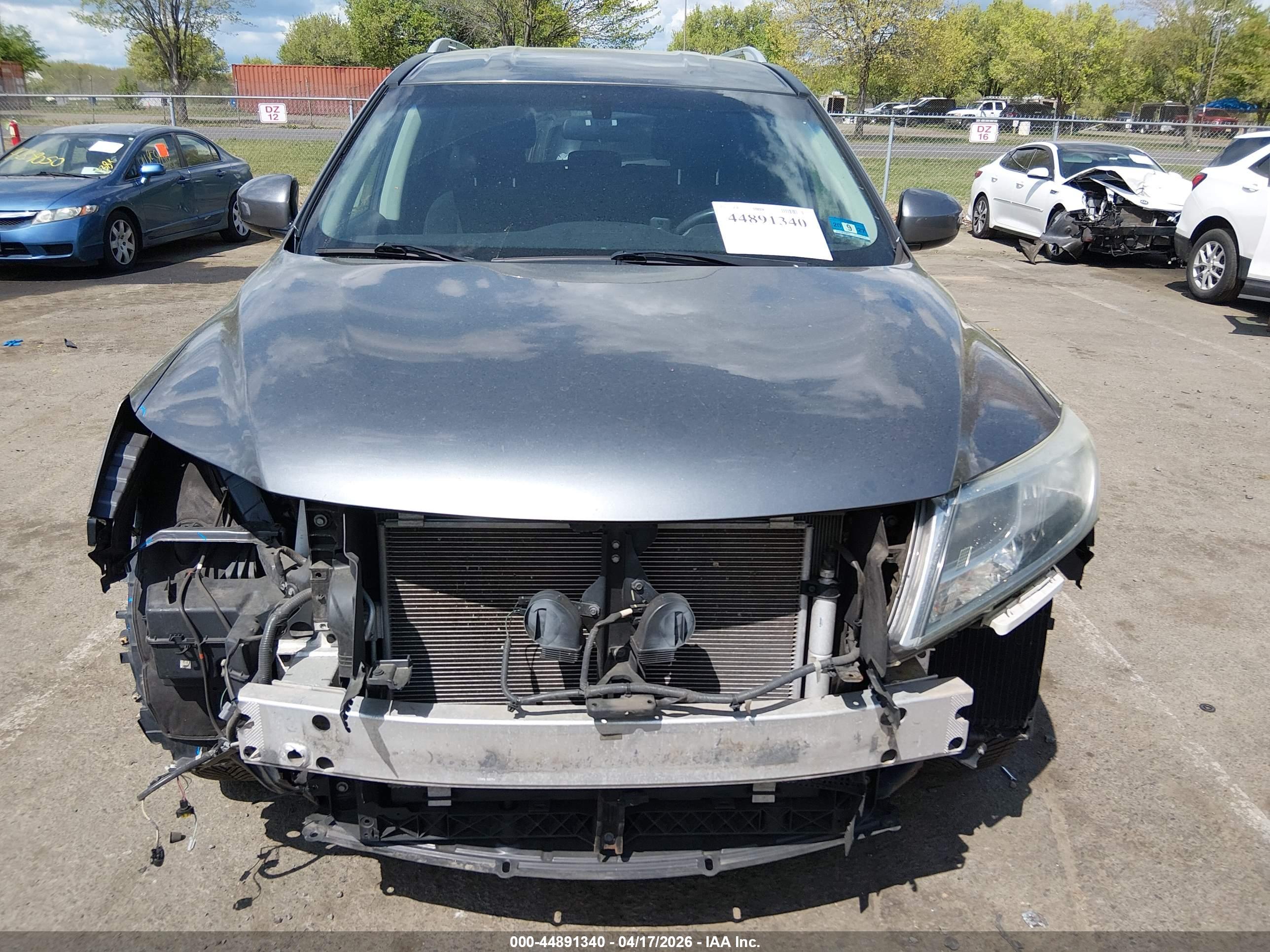 NISSAN PATHFINDER image 6