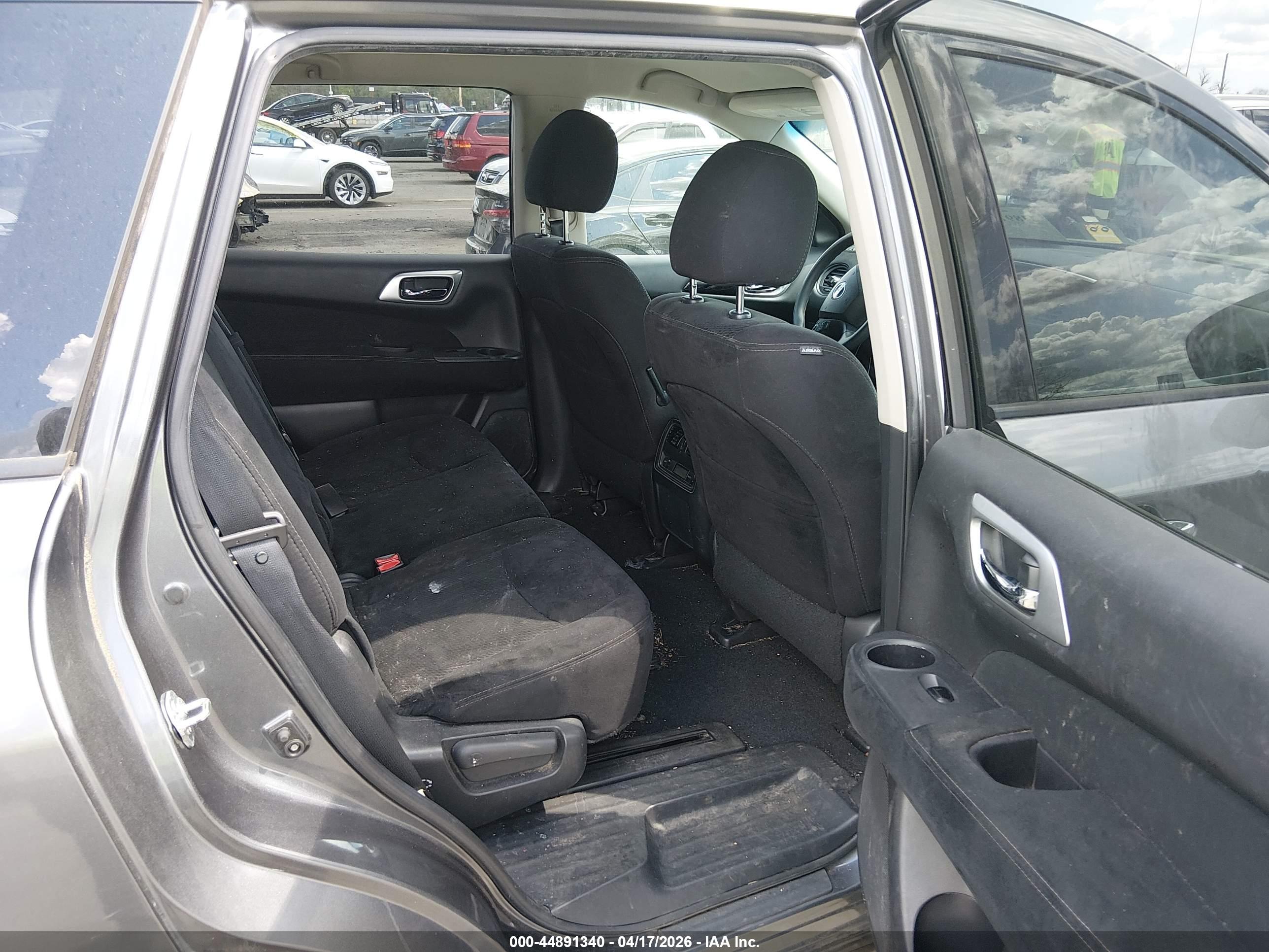 NISSAN PATHFINDER image 8