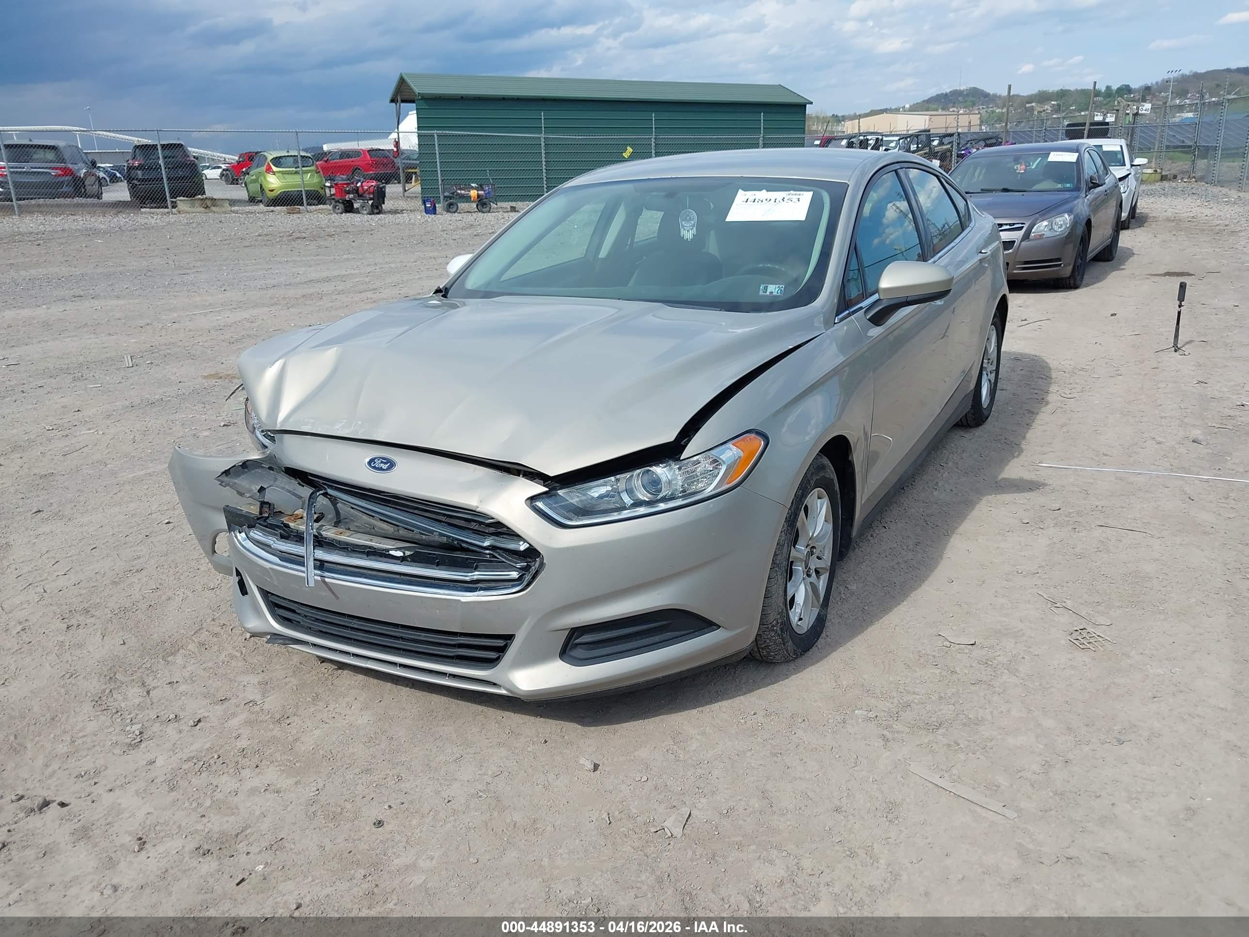 FORD FUSION image 2