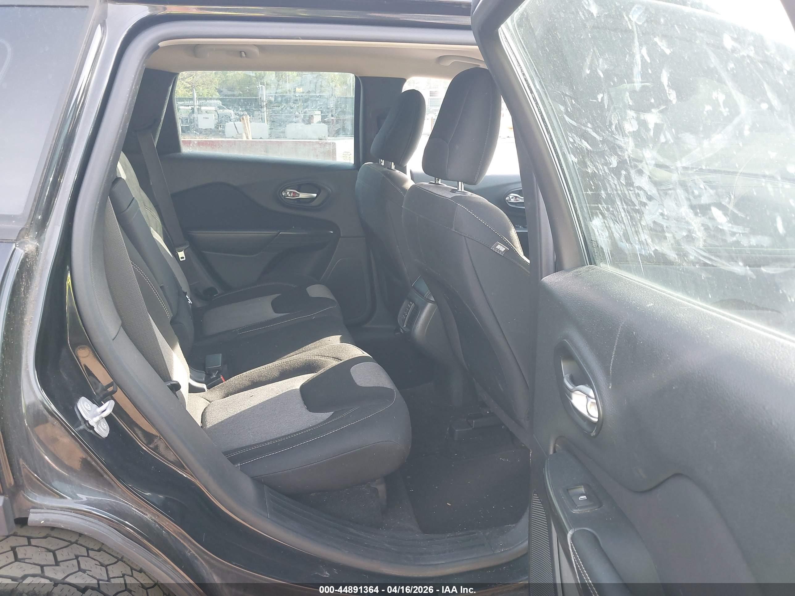 JEEP CHEROKEE image 8