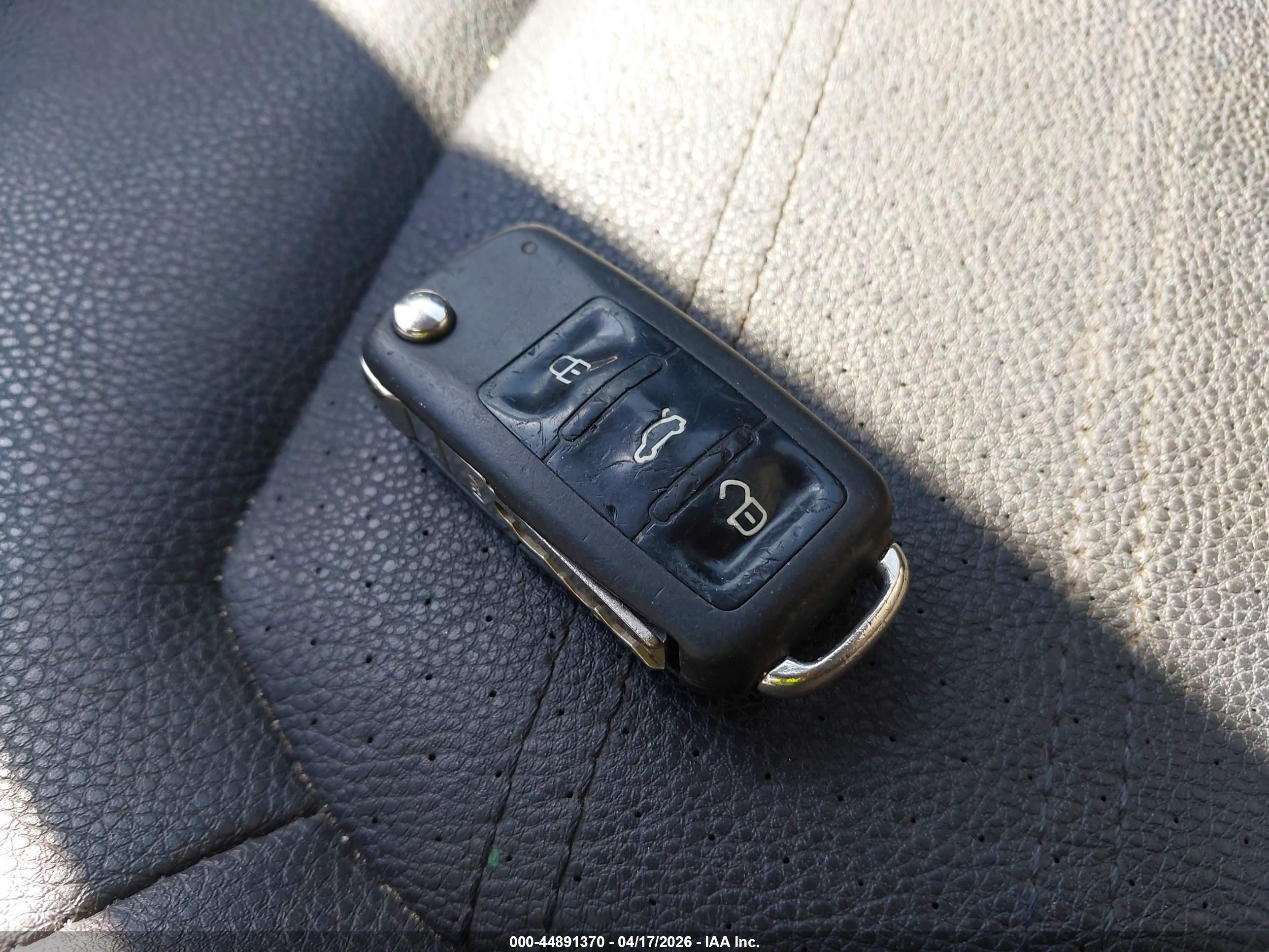 VOLKSWAGEN JETTA image 11