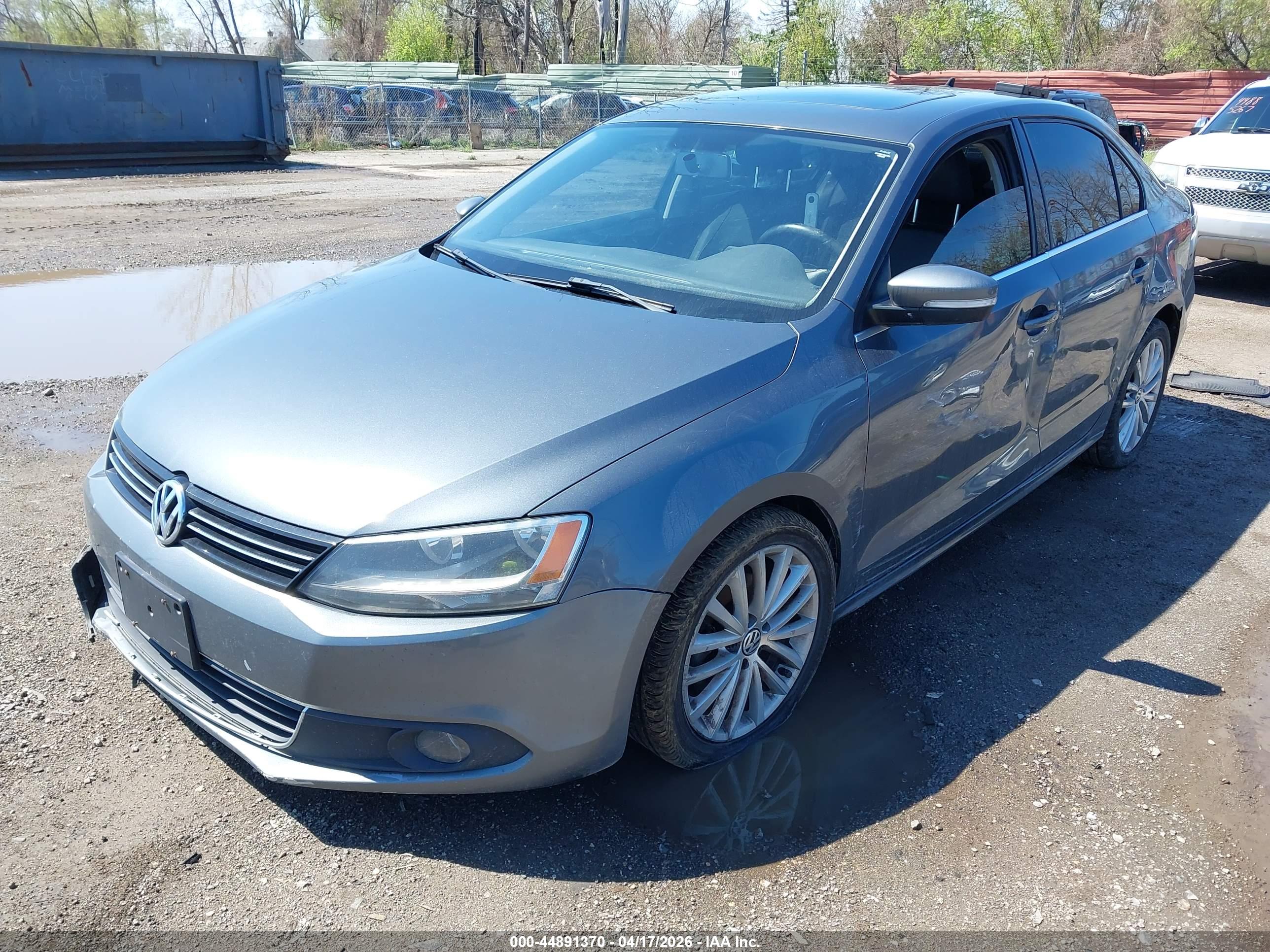 VOLKSWAGEN JETTA image 2