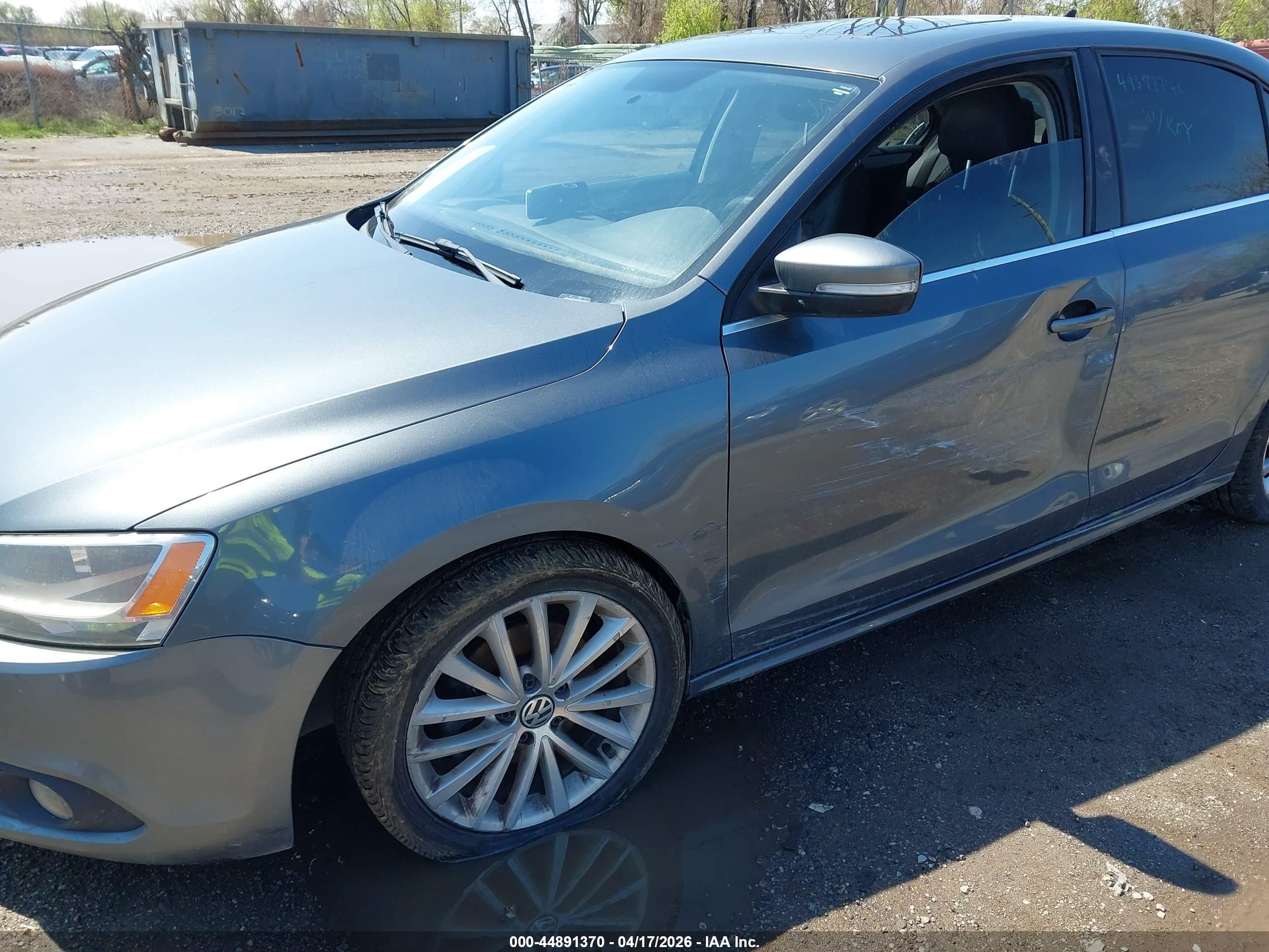 VOLKSWAGEN JETTA image 6