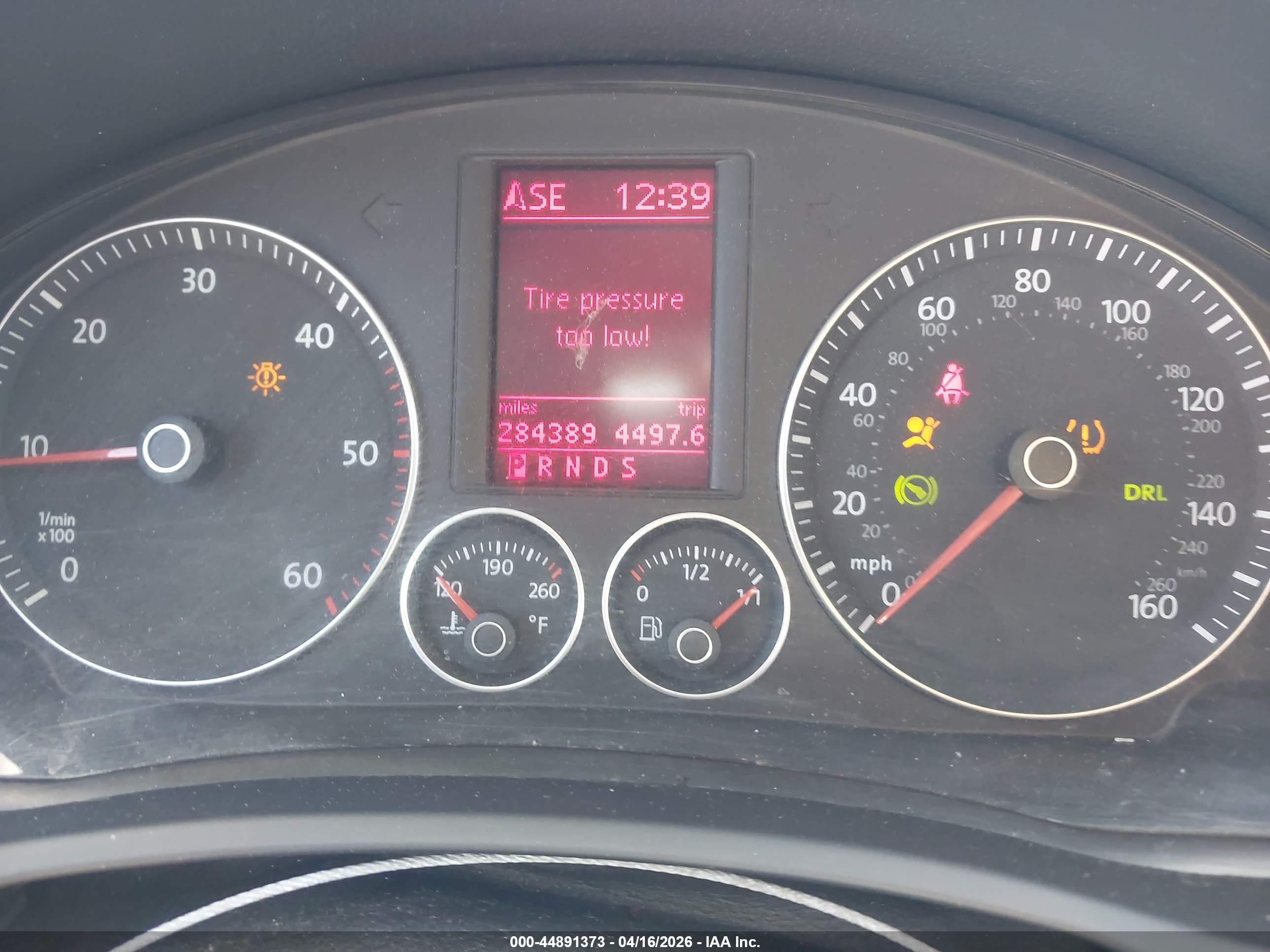 VOLKSWAGEN JETTA image 7