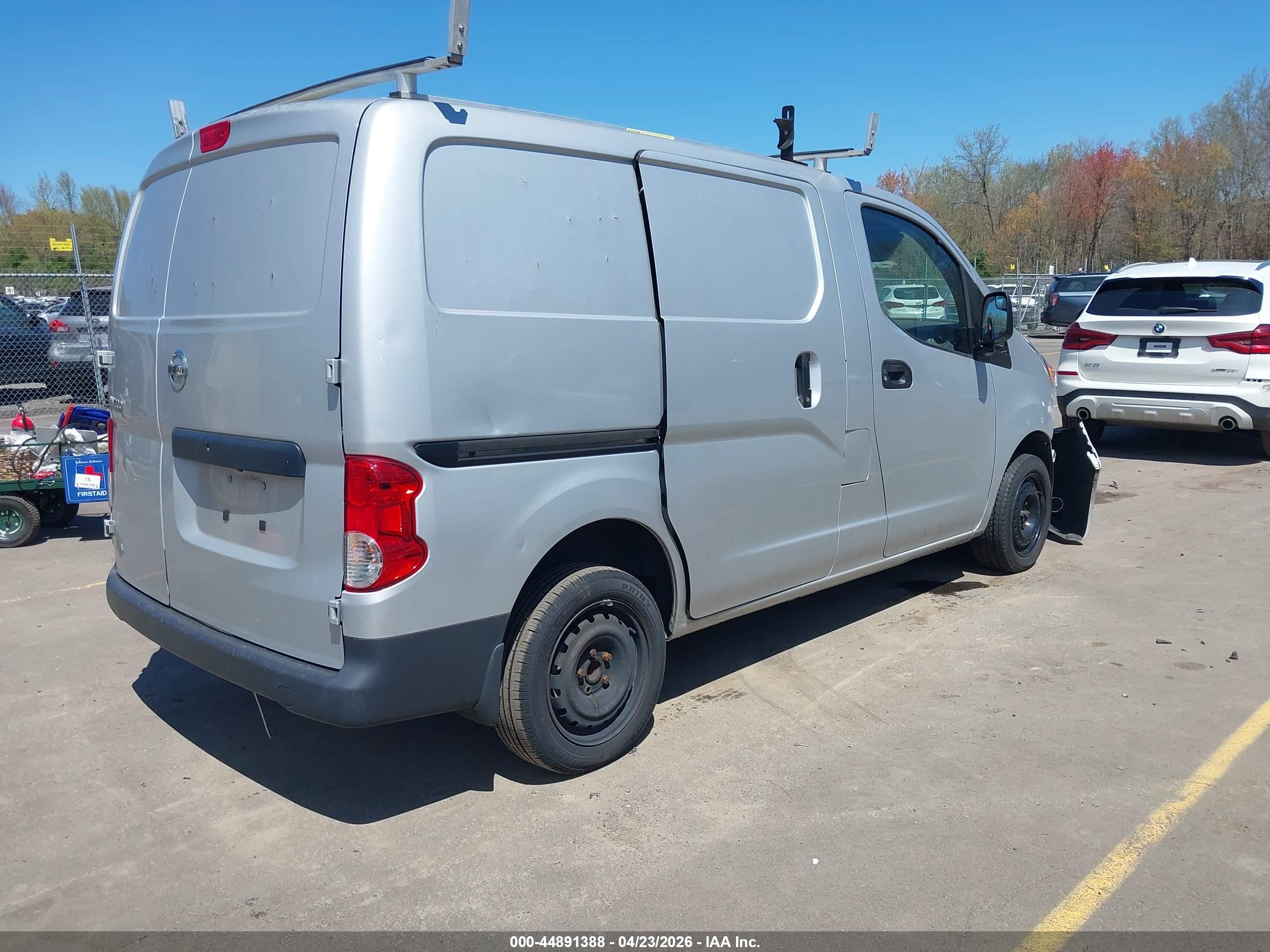 NISSAN NV200 image 4