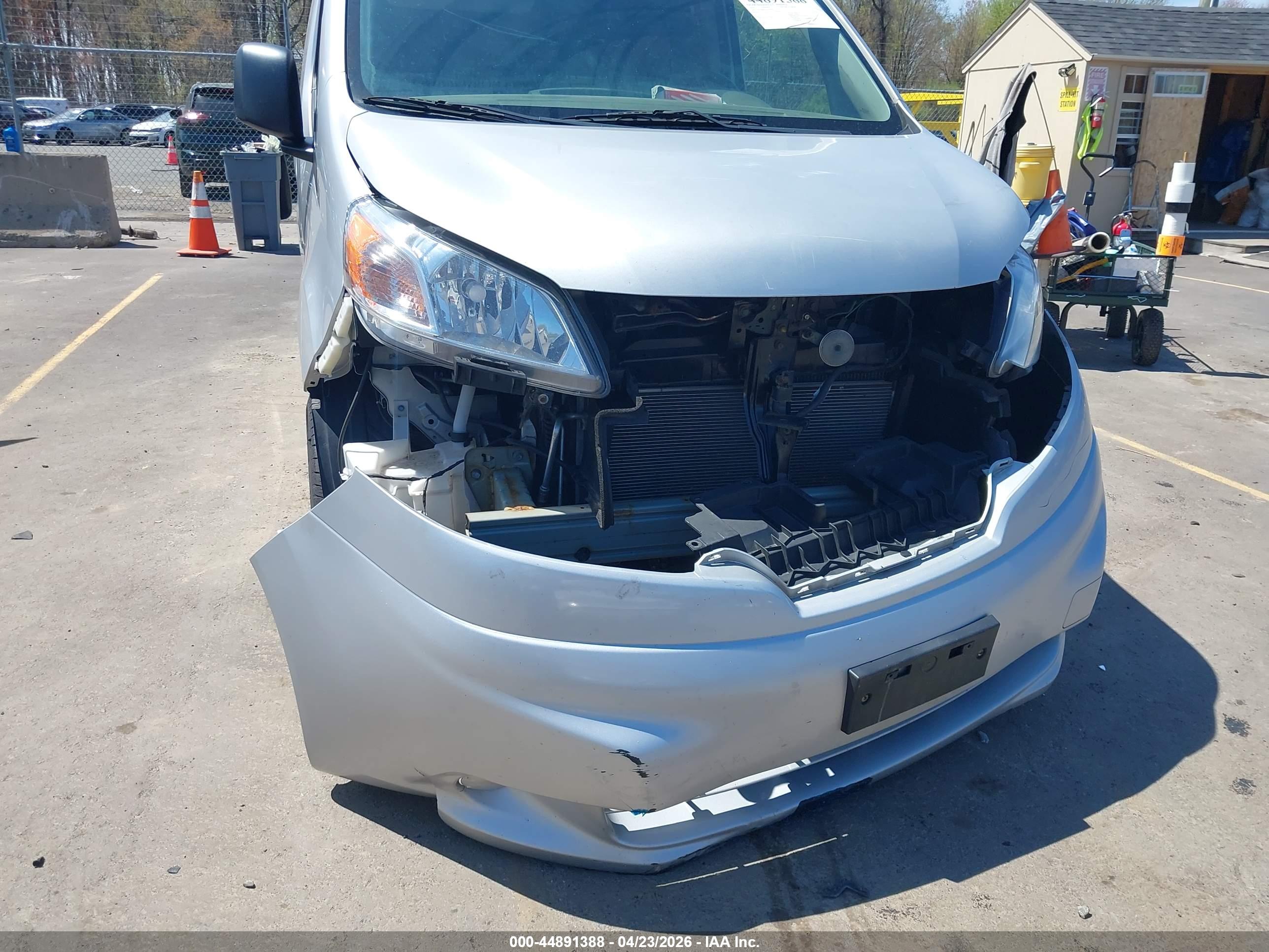 NISSAN NV200 image 6