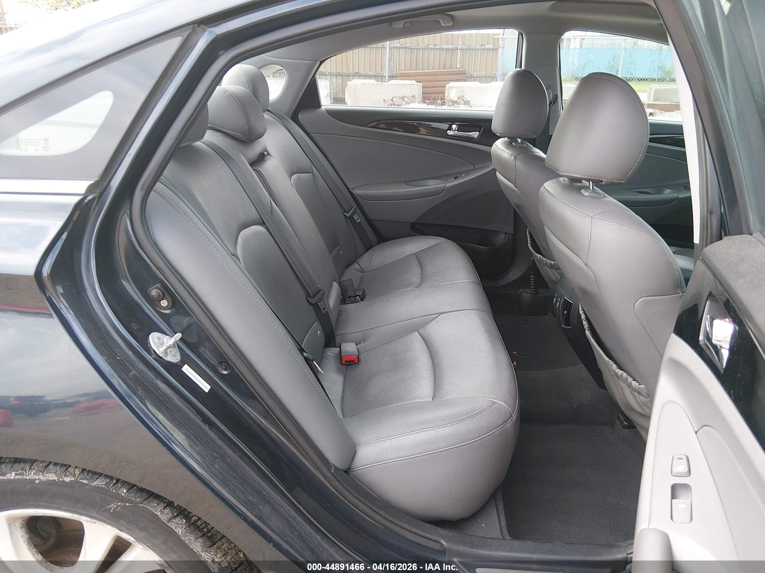 HYUNDAI SONATA image 8