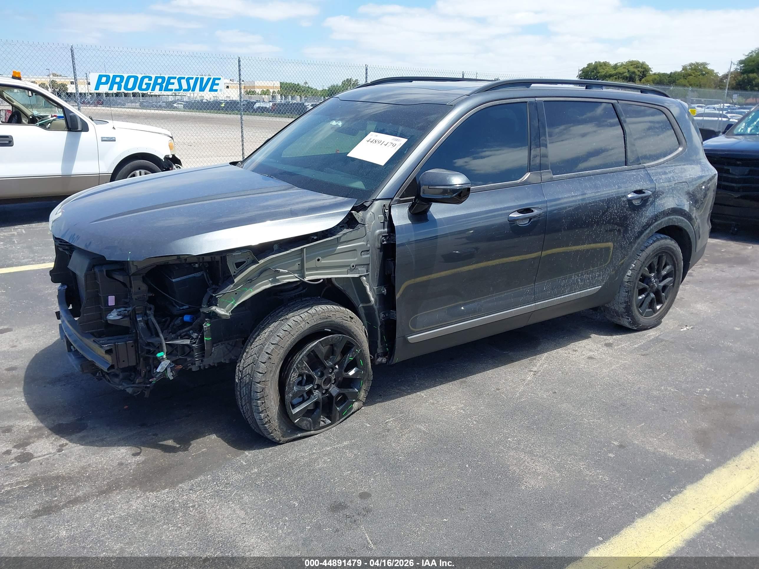 KIA TELLURIDE image 2