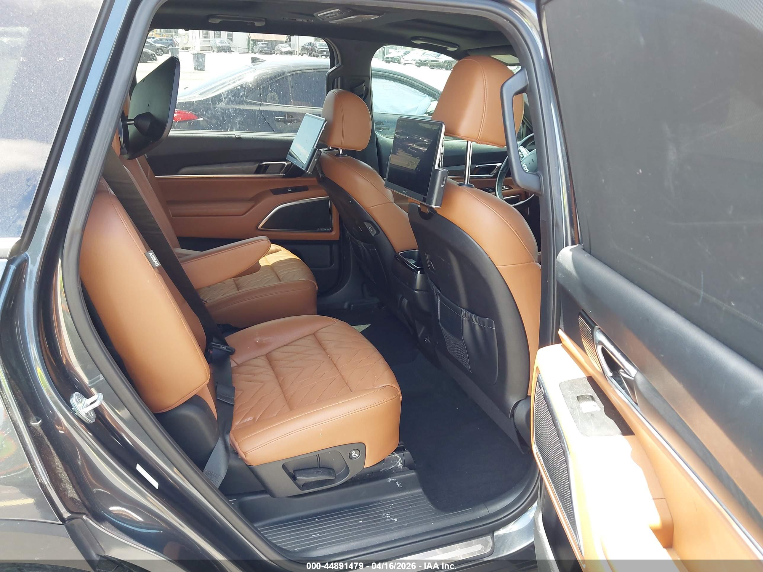KIA TELLURIDE image 8