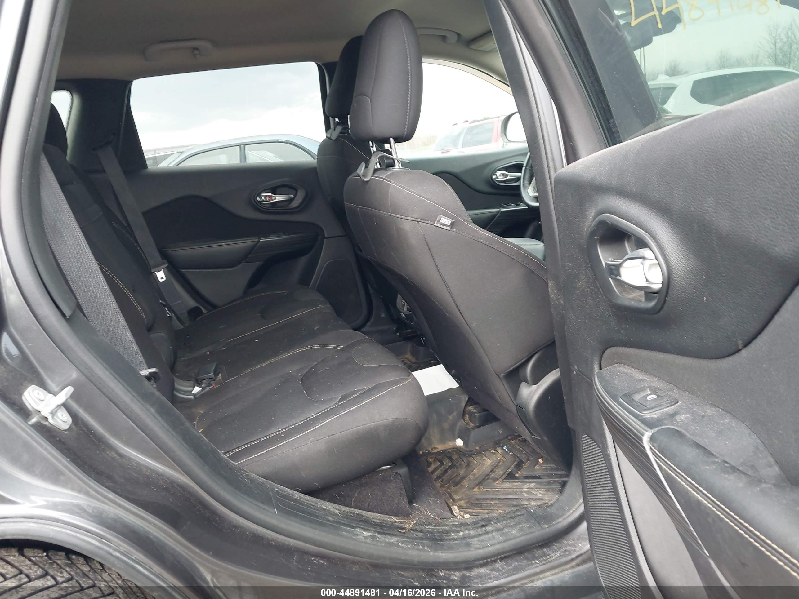 JEEP CHEROKEE image 8