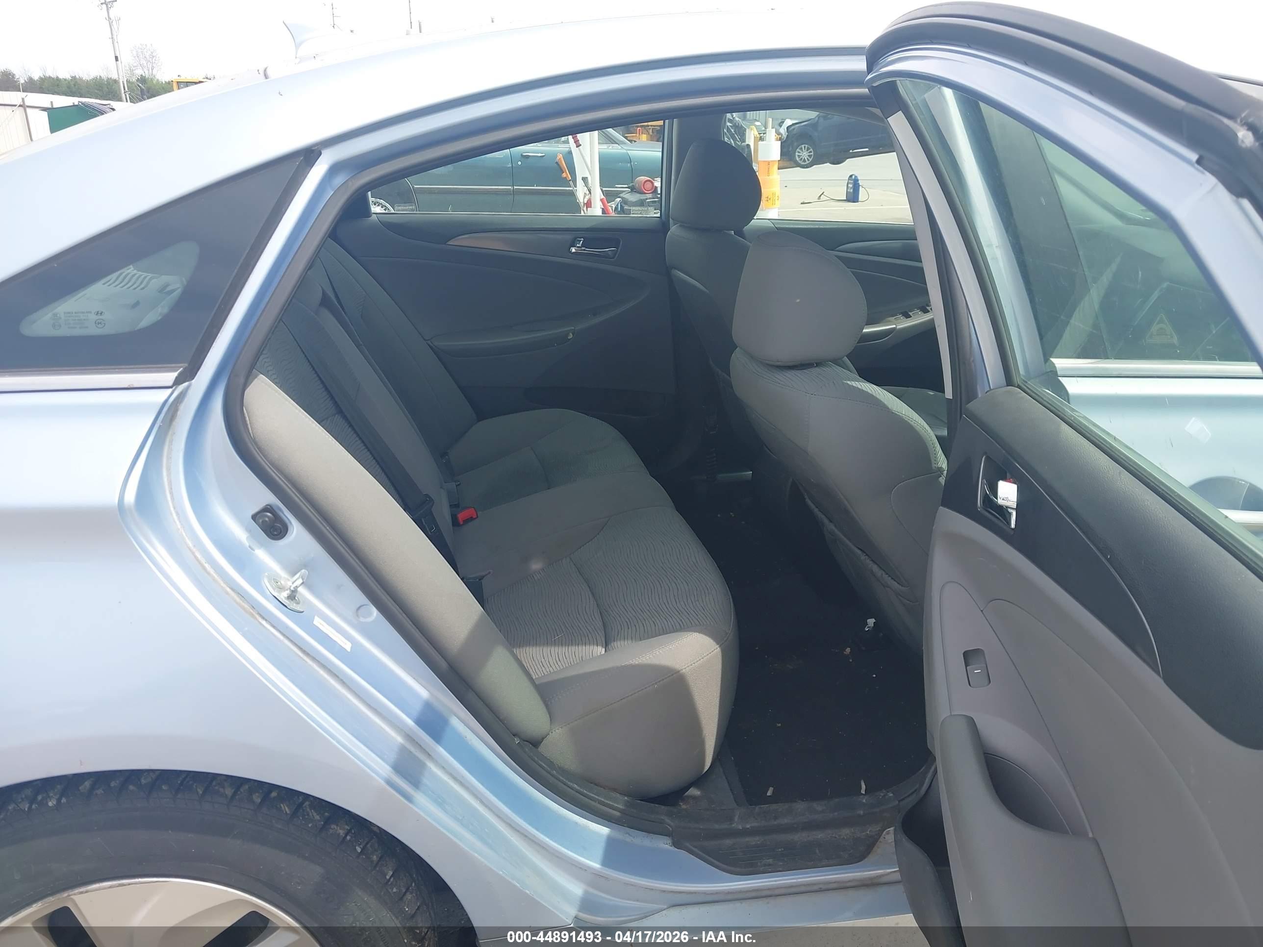 HYUNDAI SONATA image 8
