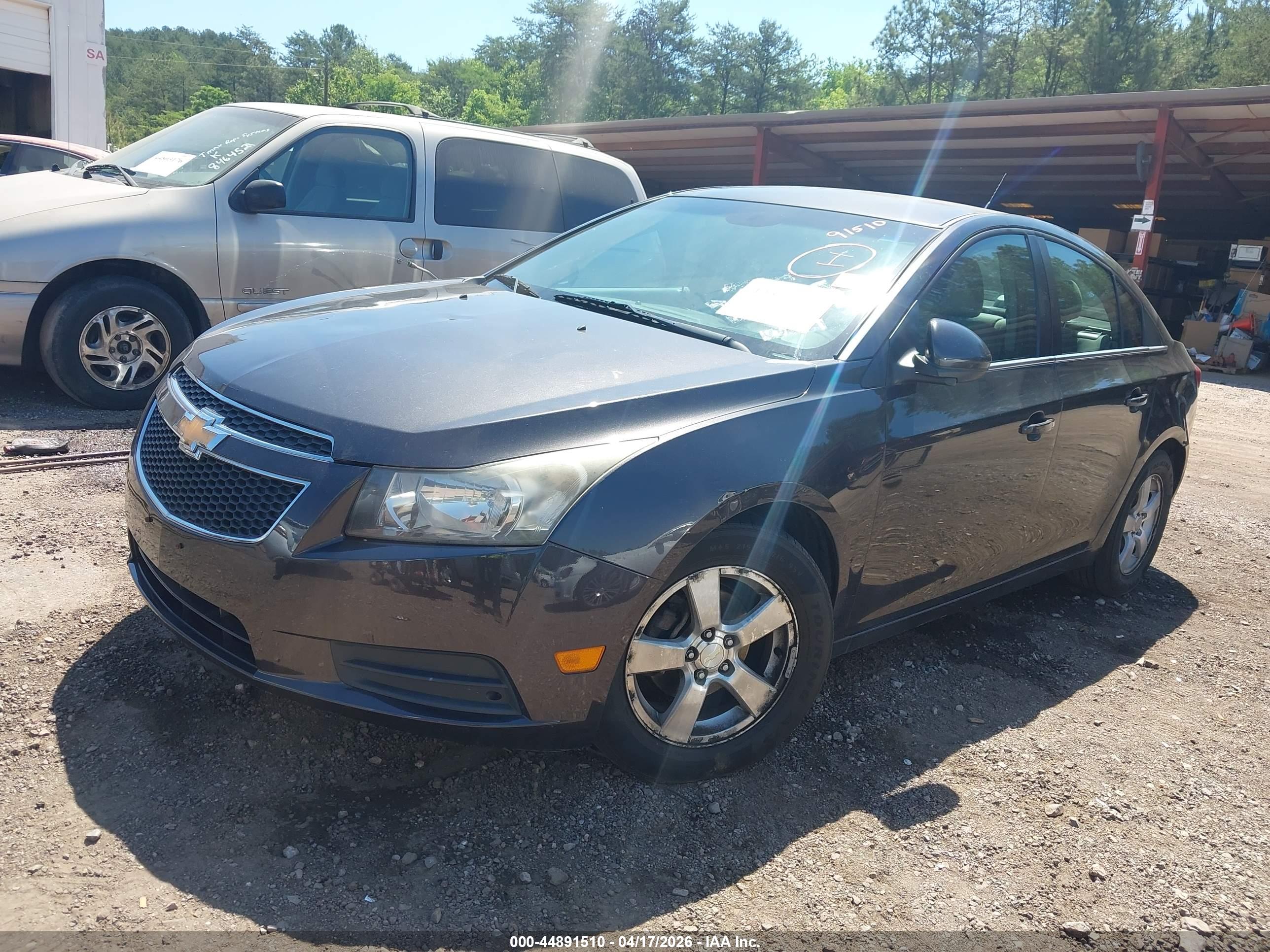CHEVROLET CRUZE image 2