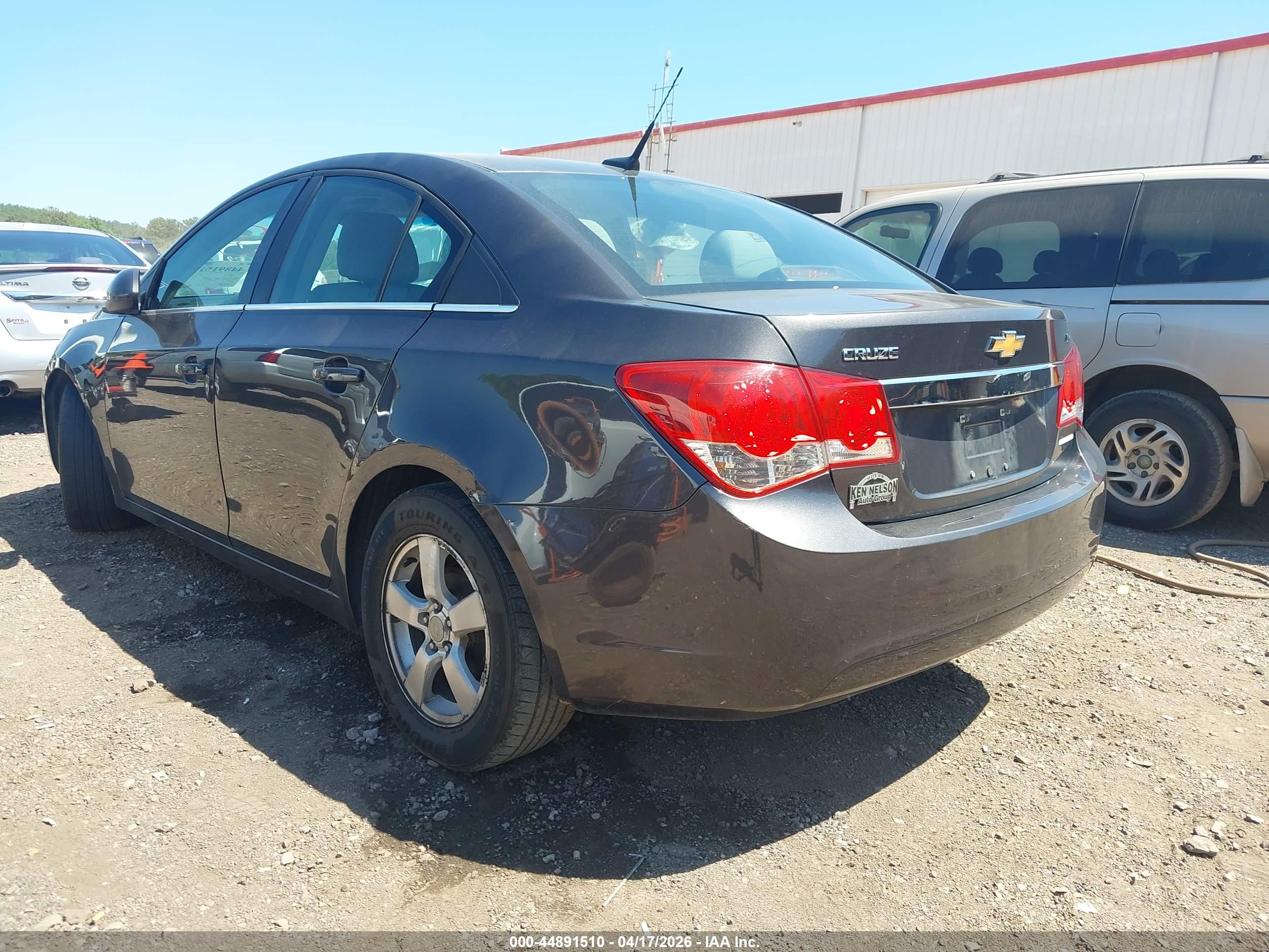 CHEVROLET CRUZE image 3