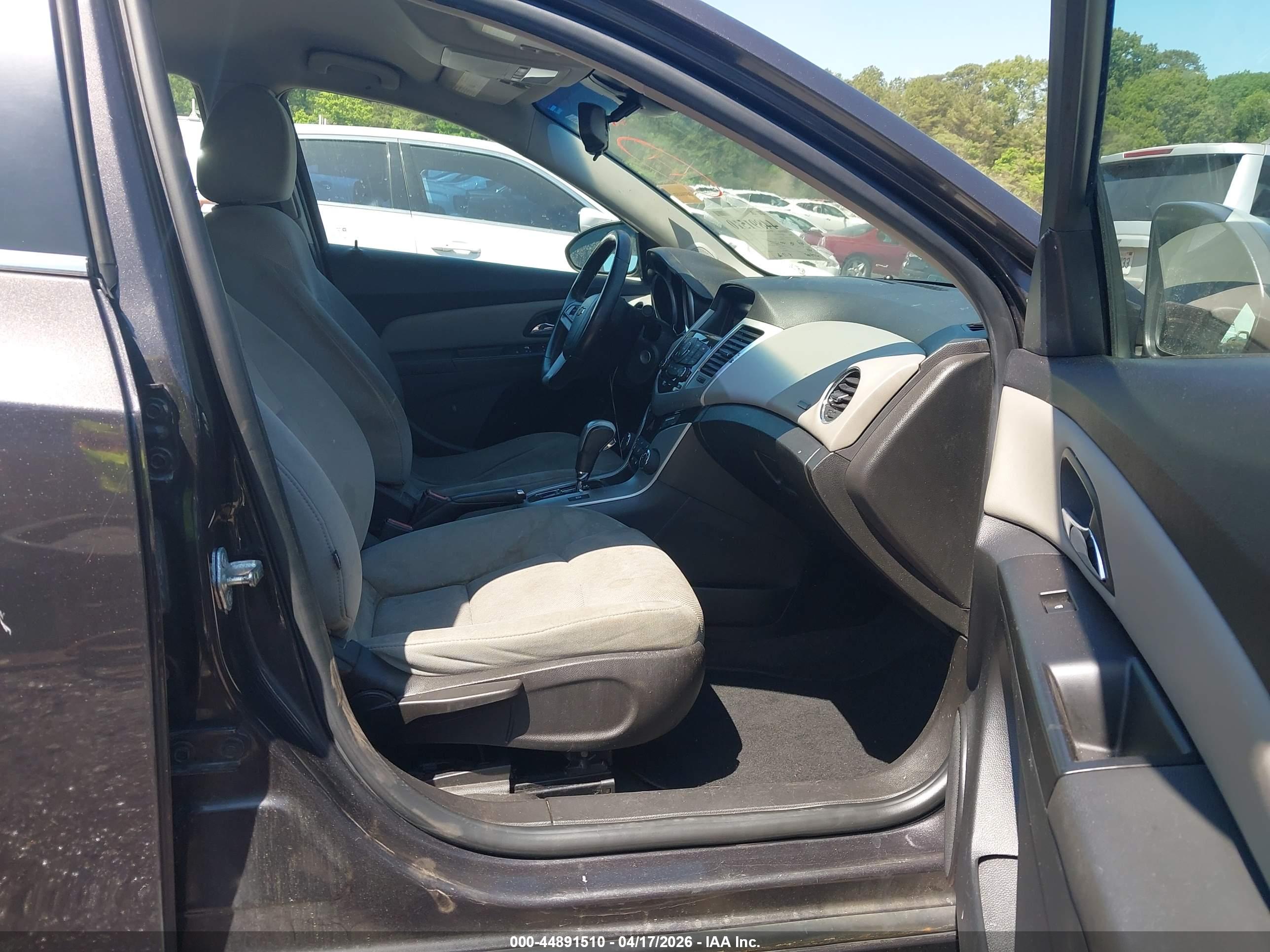 CHEVROLET CRUZE image 5