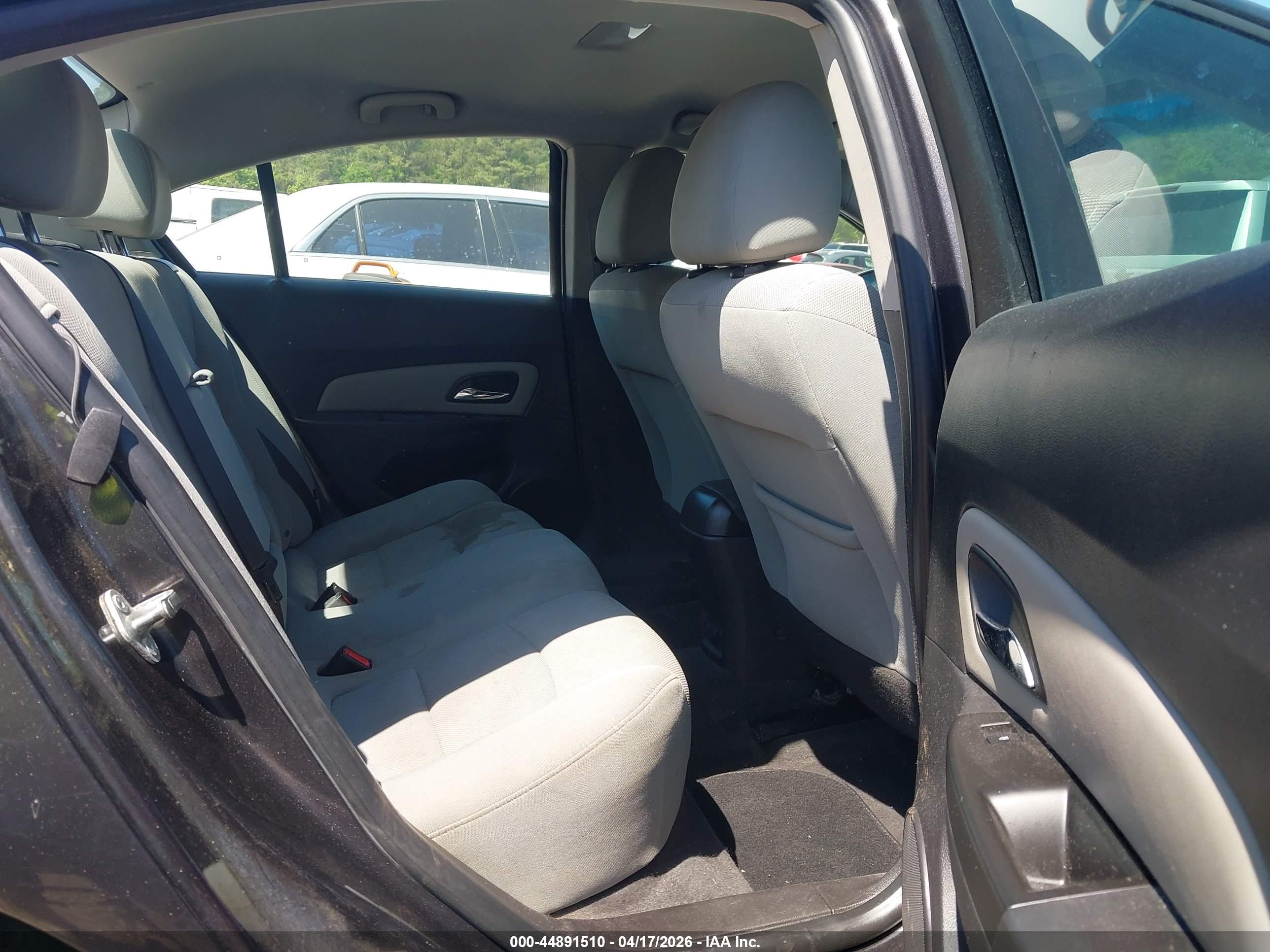 CHEVROLET CRUZE image 8