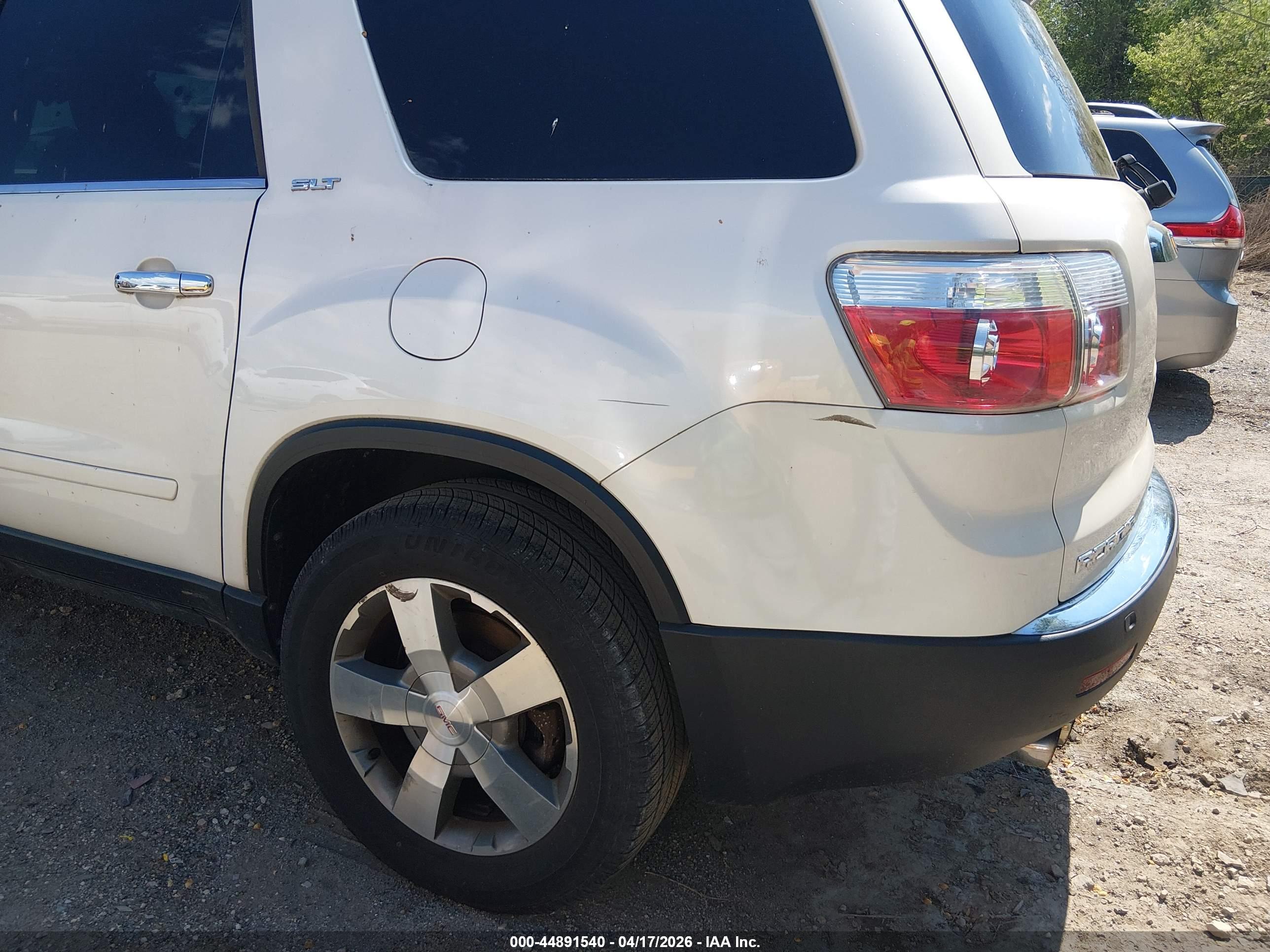 GMC ACADIA image 6