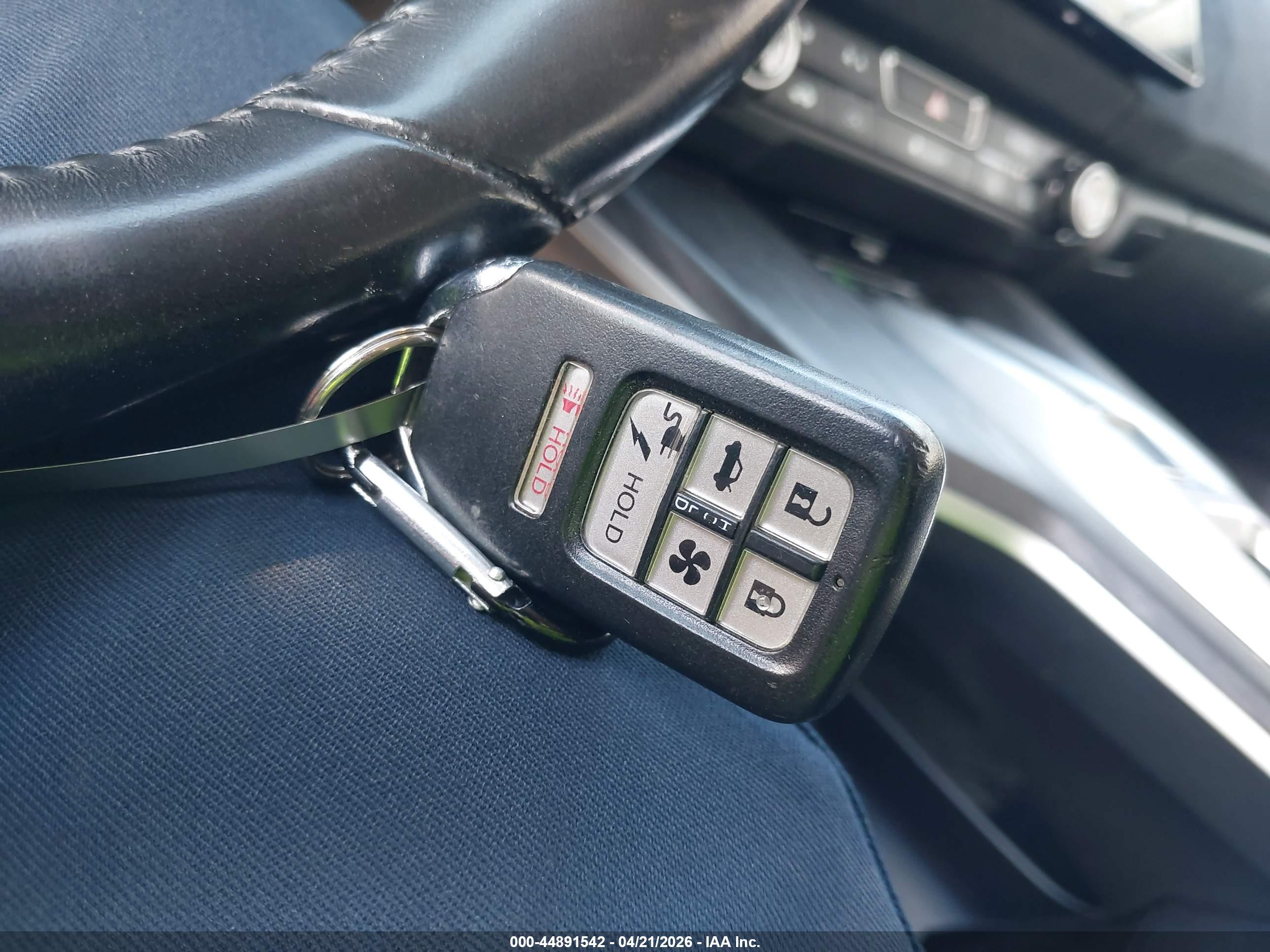 HONDA CLARITY image 11