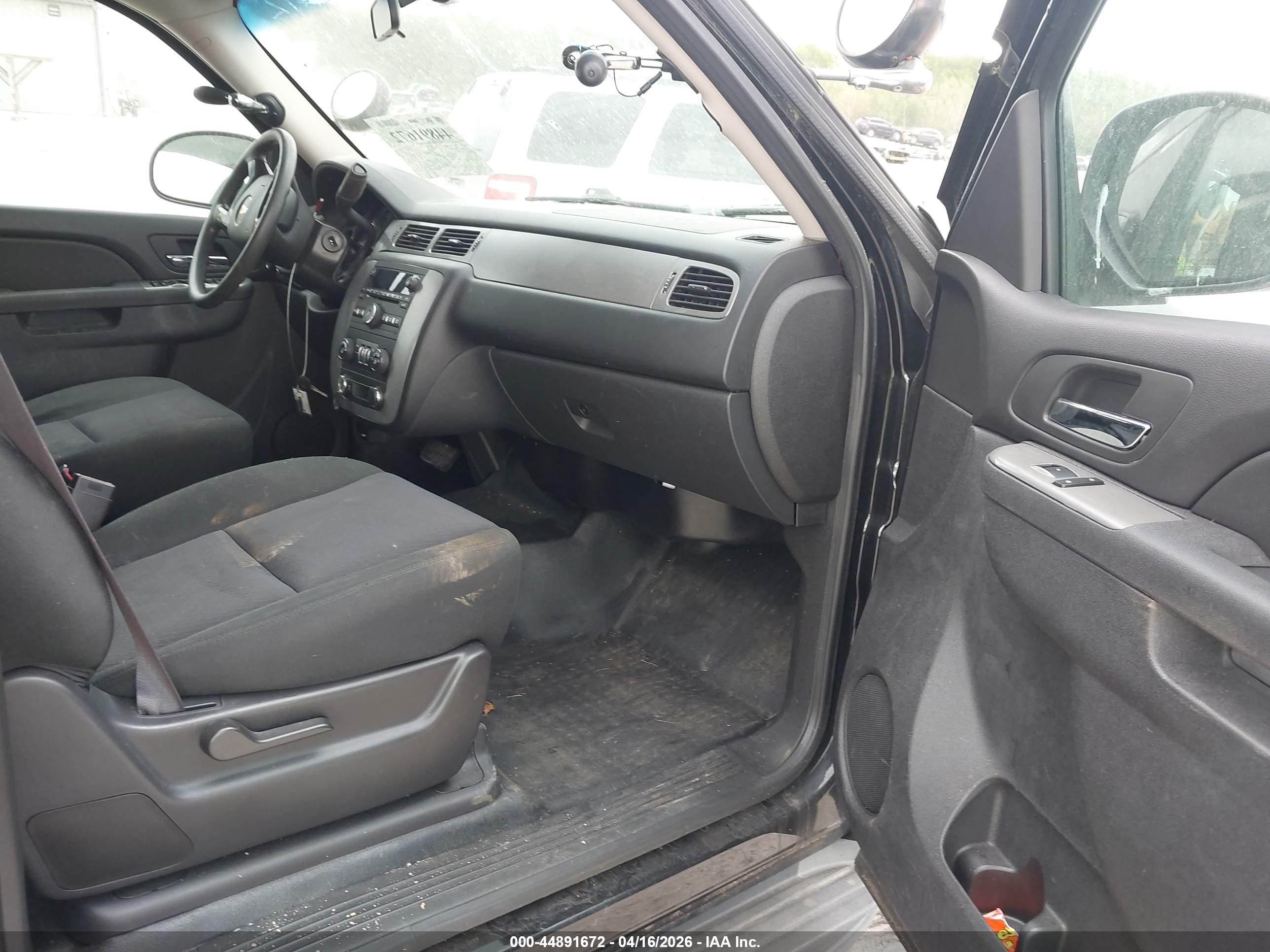CHEVROLET TAHOE image 5