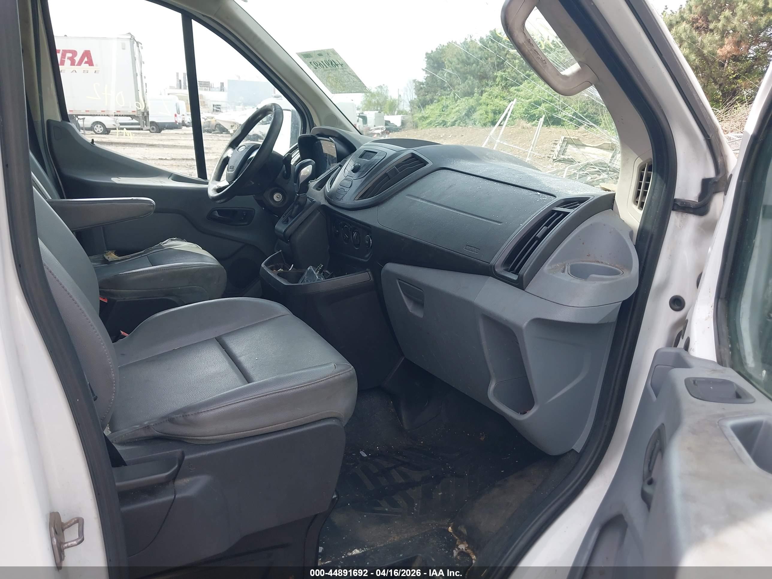 FORD TRANSIT-250 image 5