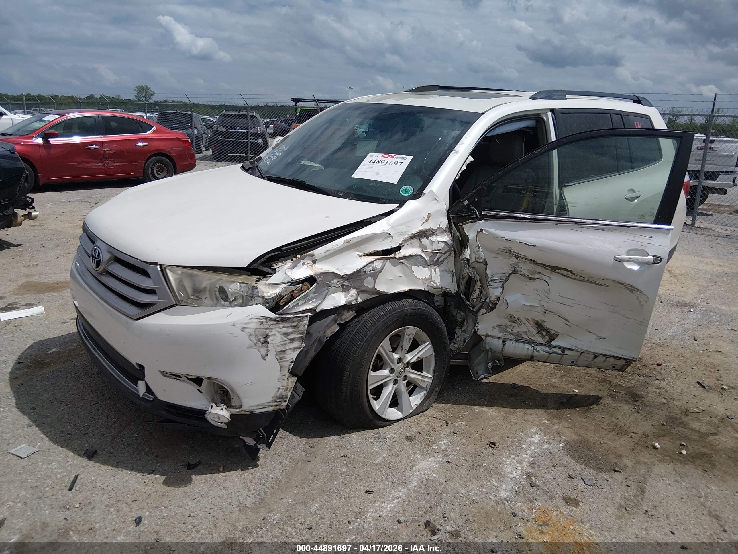 TOYOTA HIGHLANDER image 2