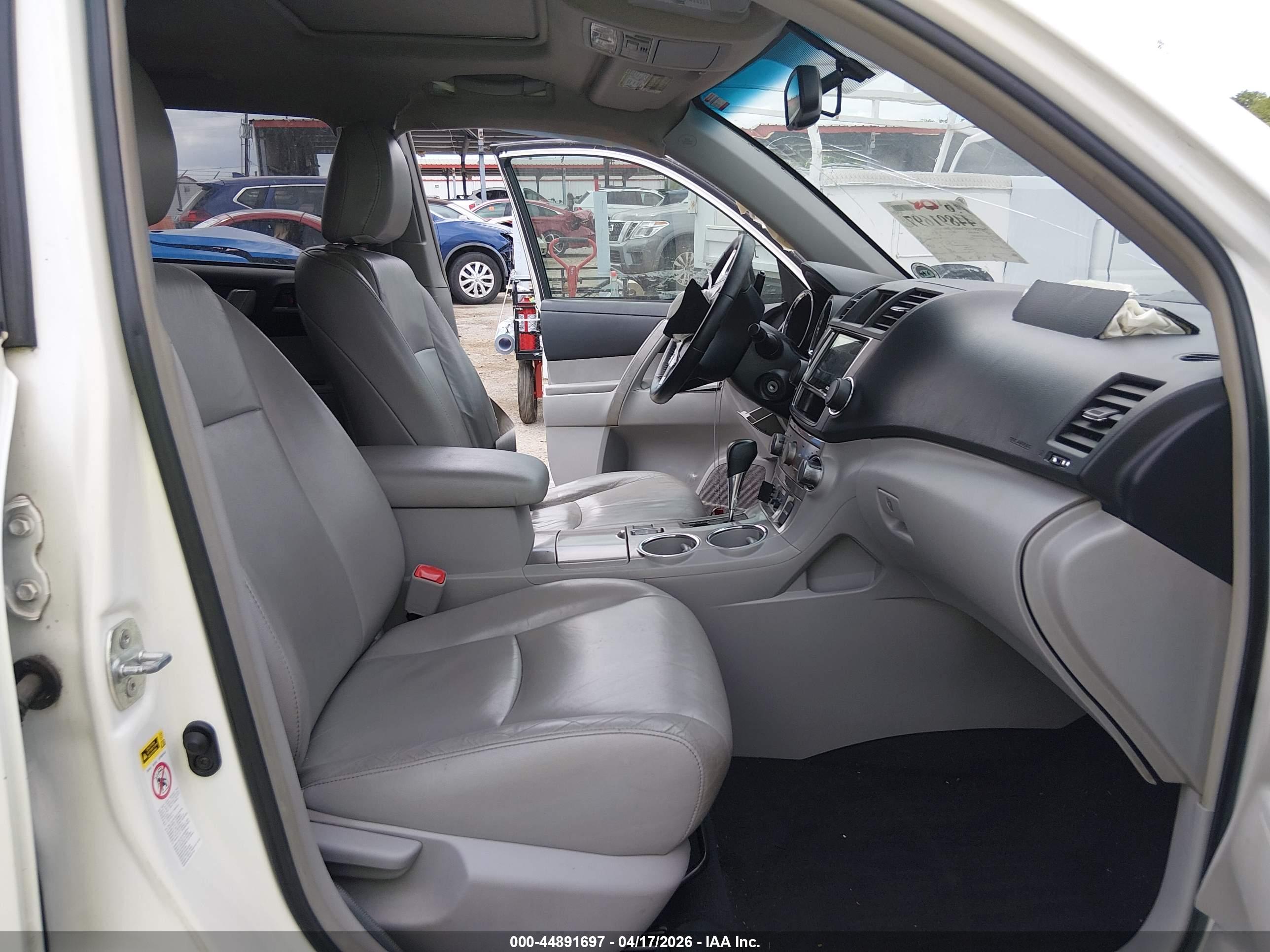TOYOTA HIGHLANDER image 5