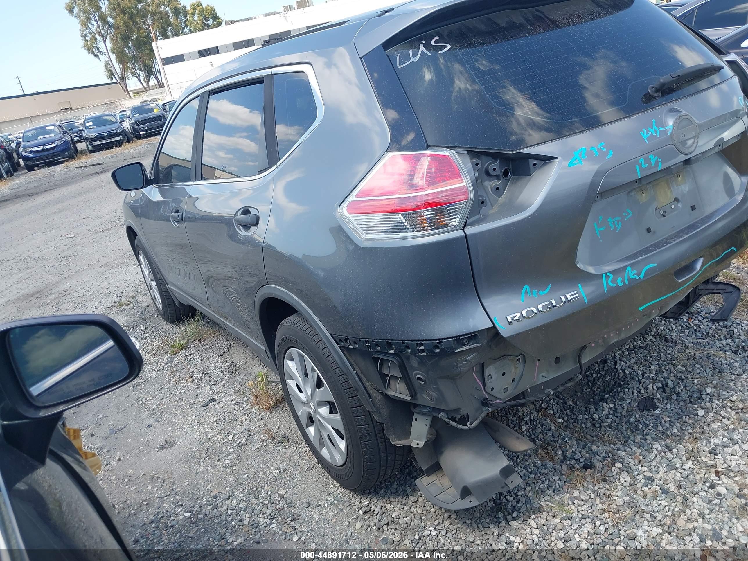 NISSAN ROGUE image 3