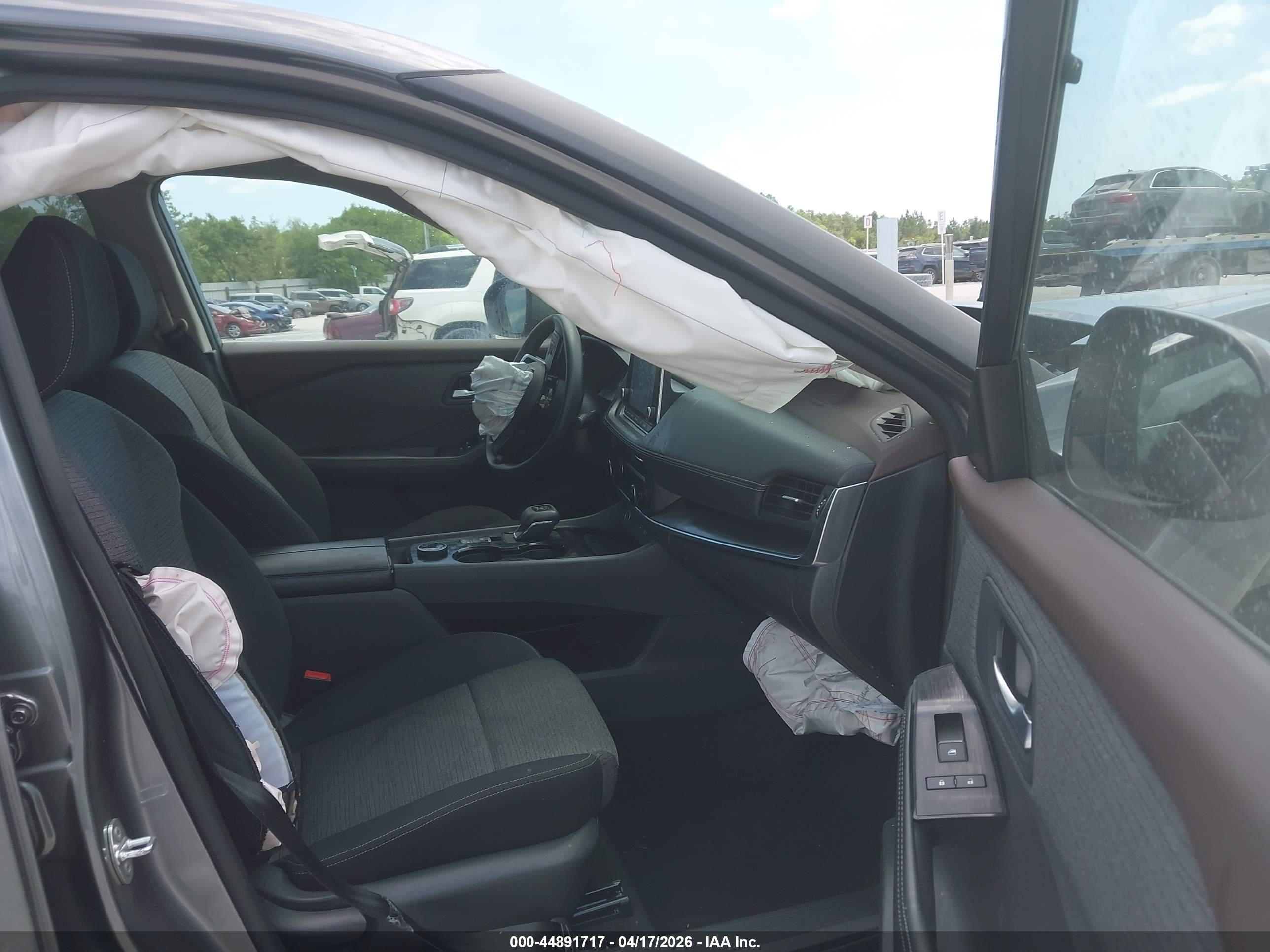 NISSAN ROGUE image 5