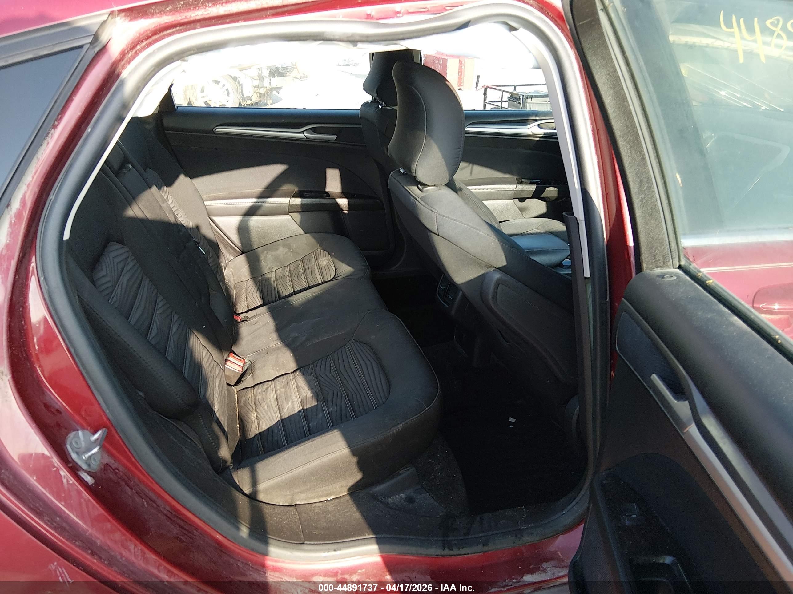 FORD FUSION image 8