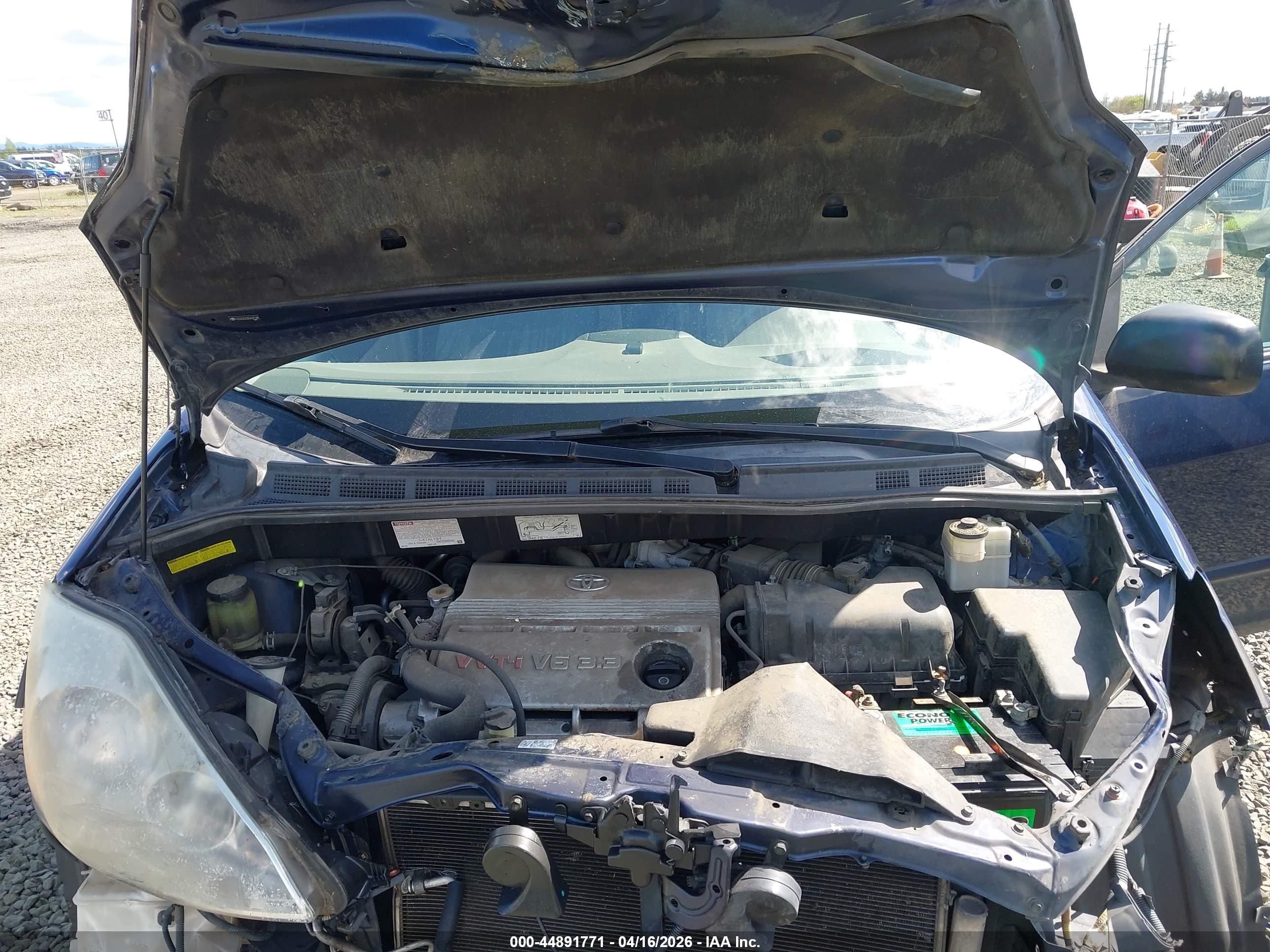 TOYOTA SIENNA image 10