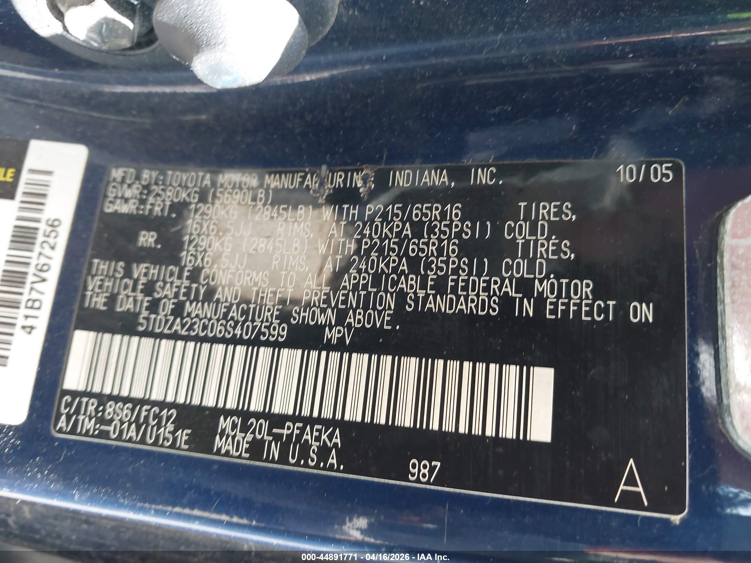 TOYOTA SIENNA image 9