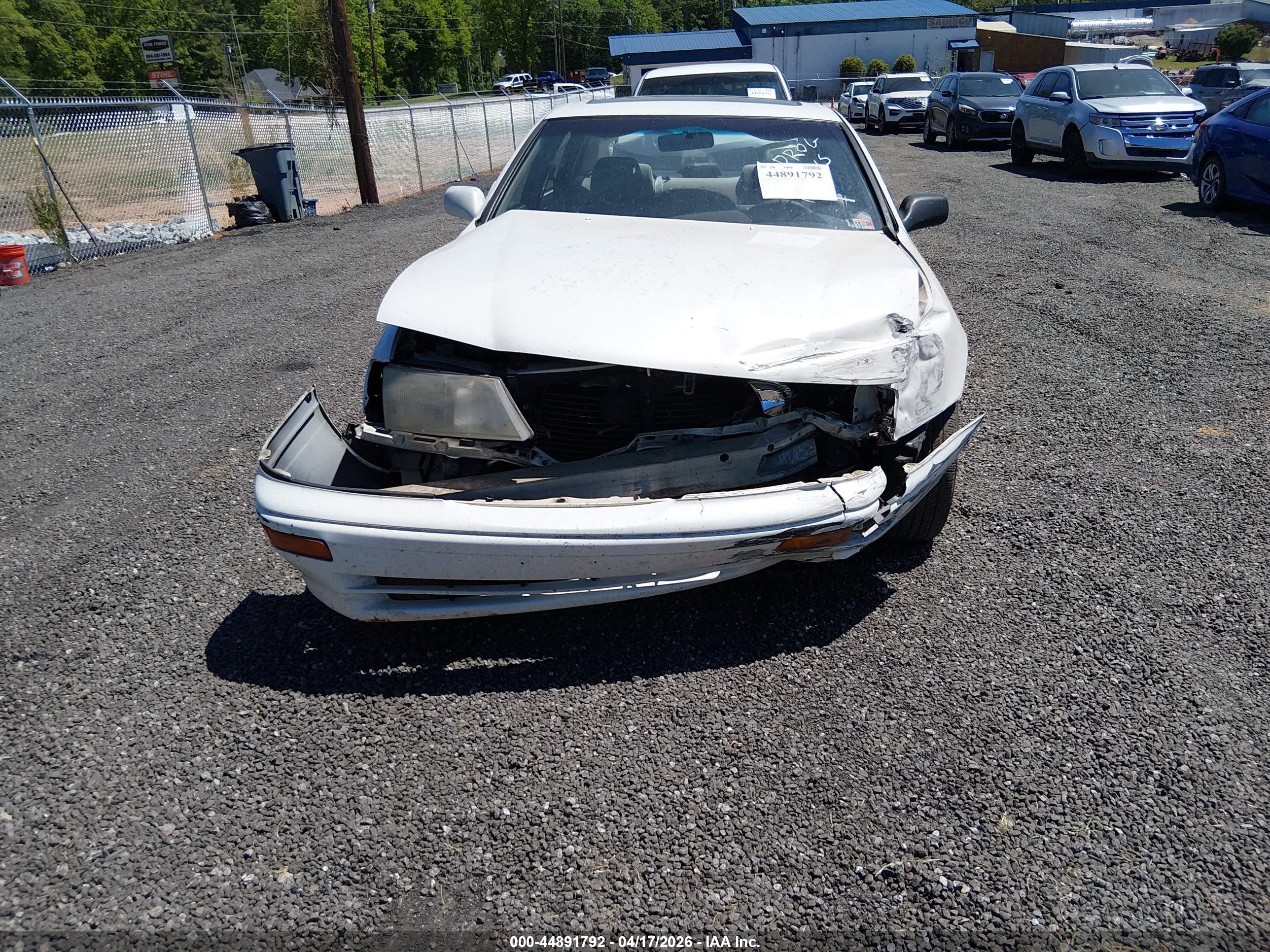 TOYOTA AVALON image 6