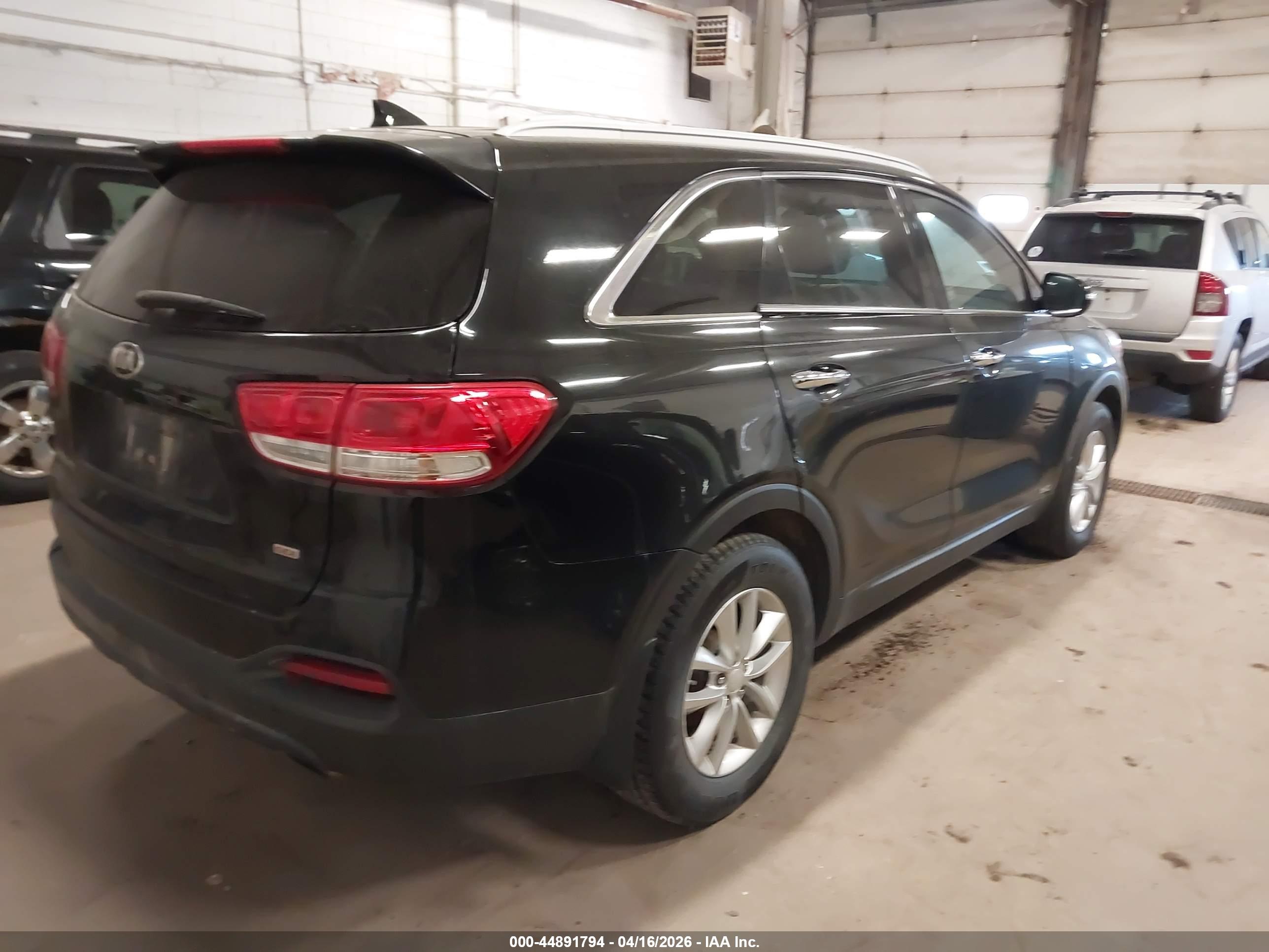 KIA SORENTO image 4