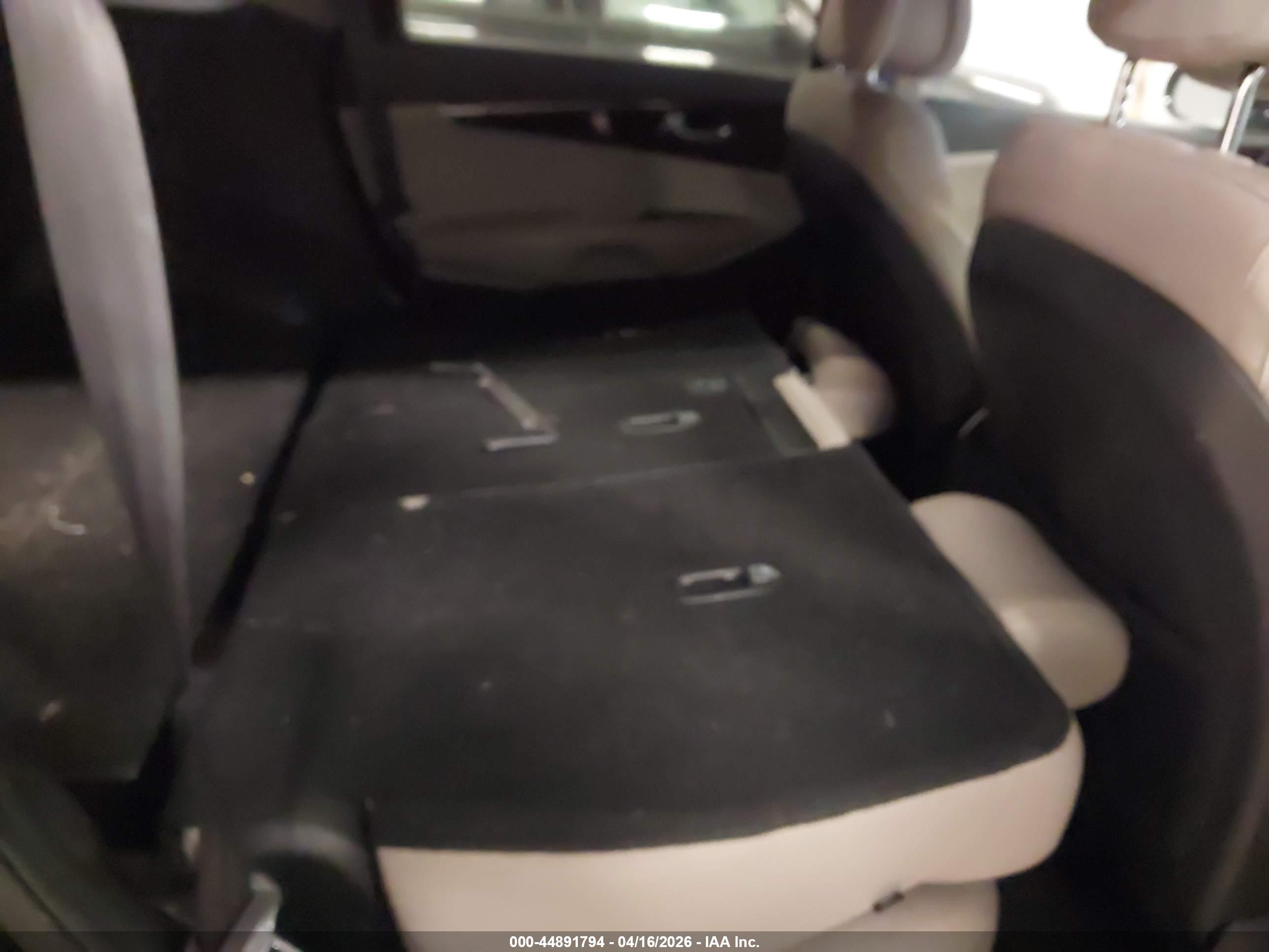 KIA SORENTO image 8