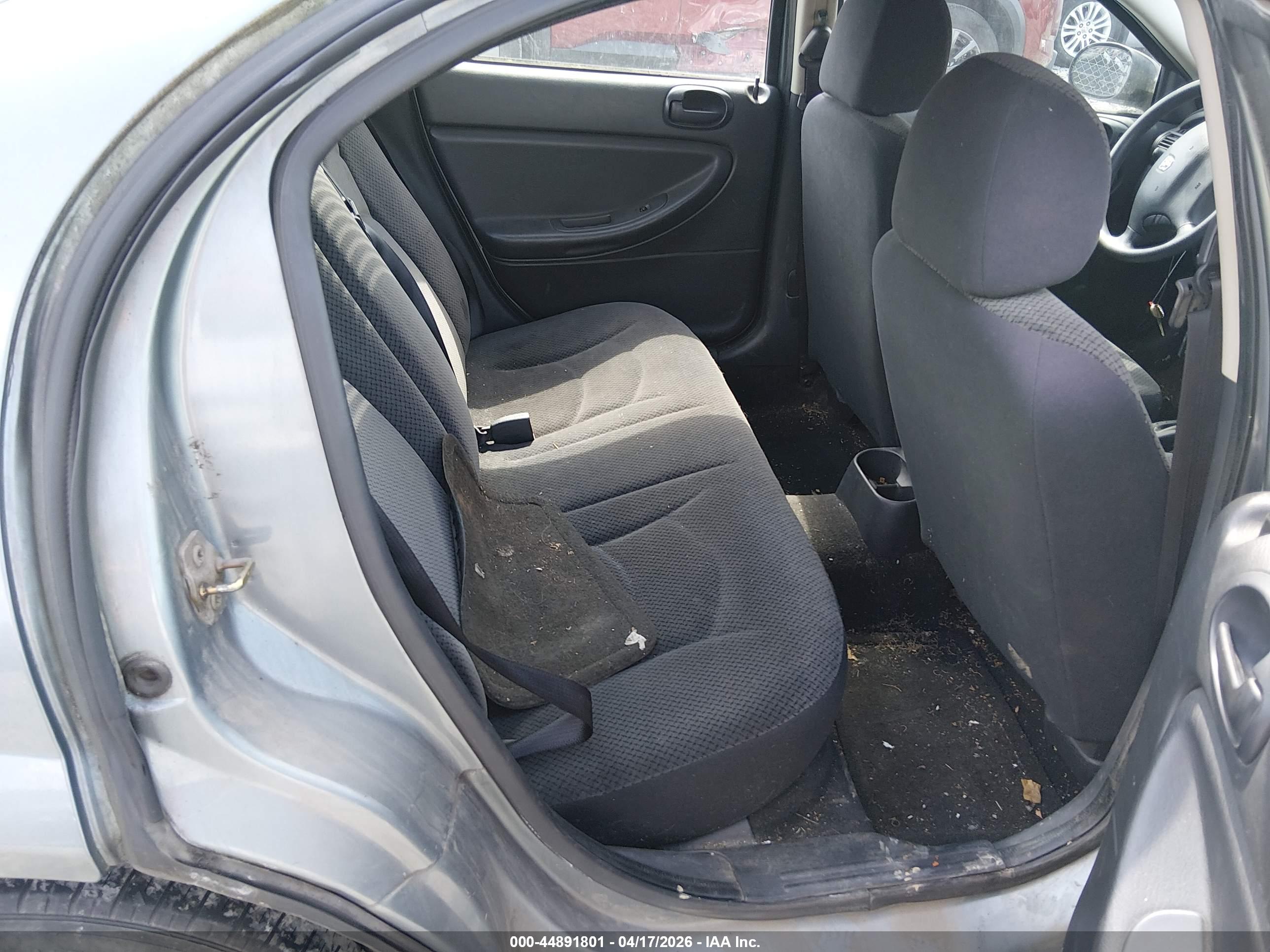 DODGE STRATUS image 8