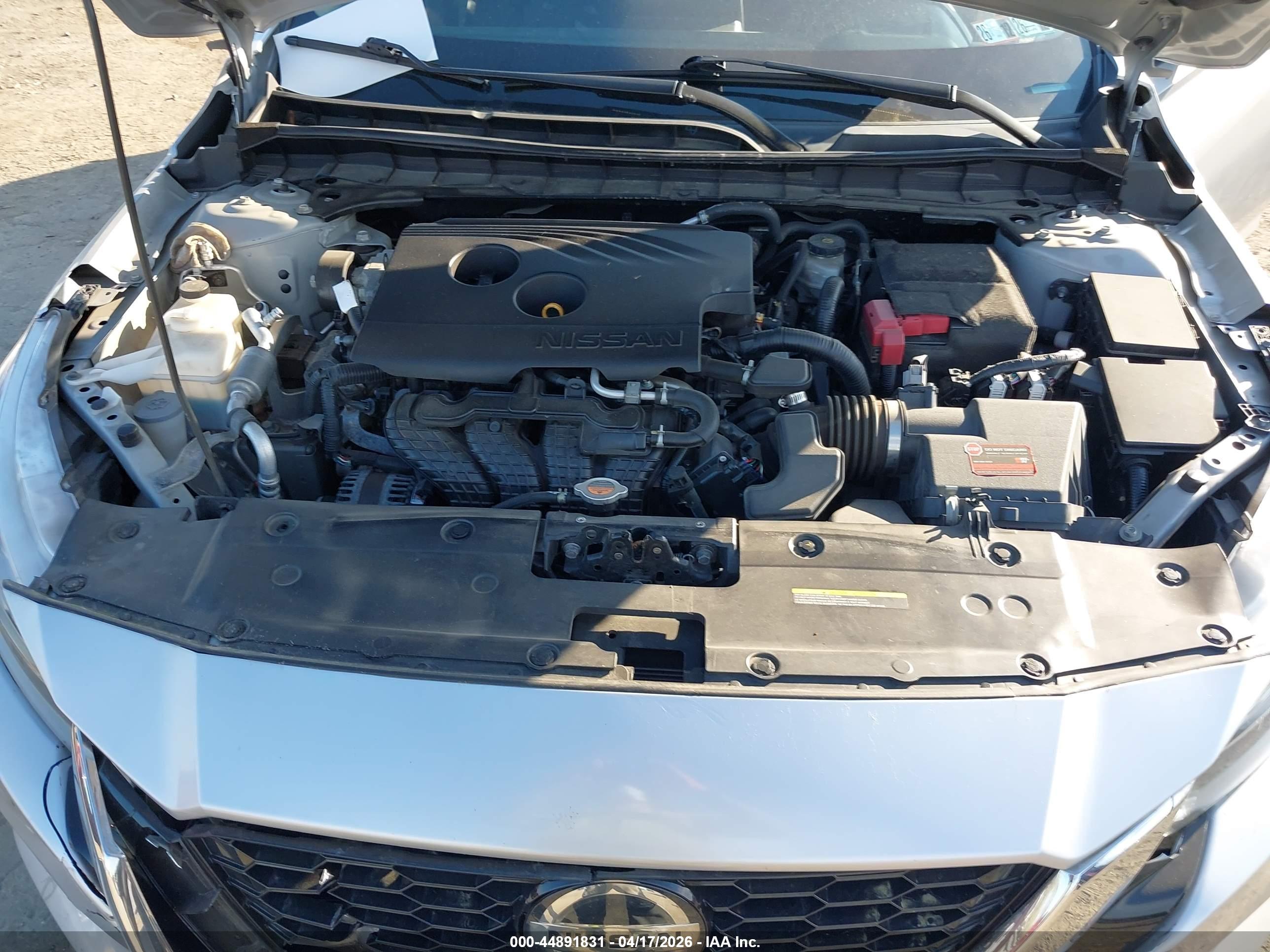 NISSAN ALTIMA image 10
