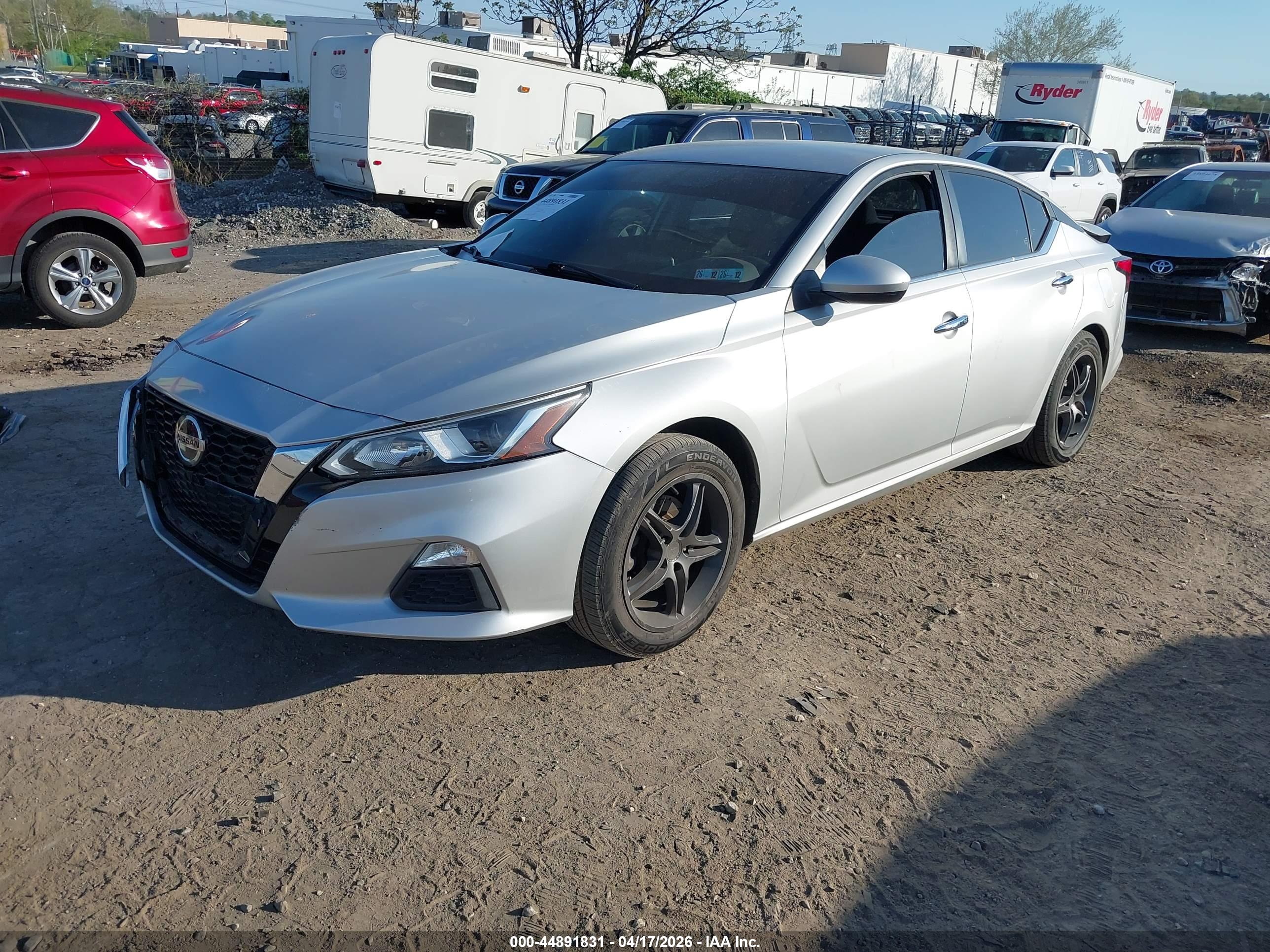 NISSAN ALTIMA image 2