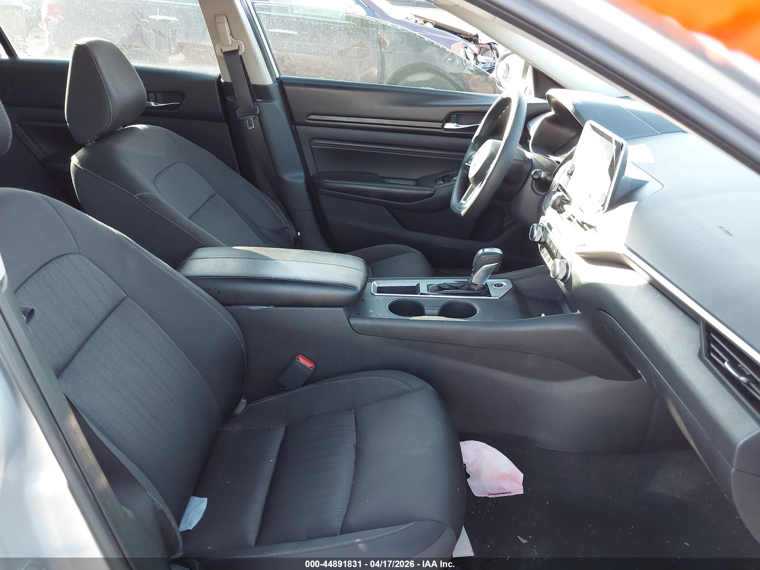 NISSAN ALTIMA image 5
