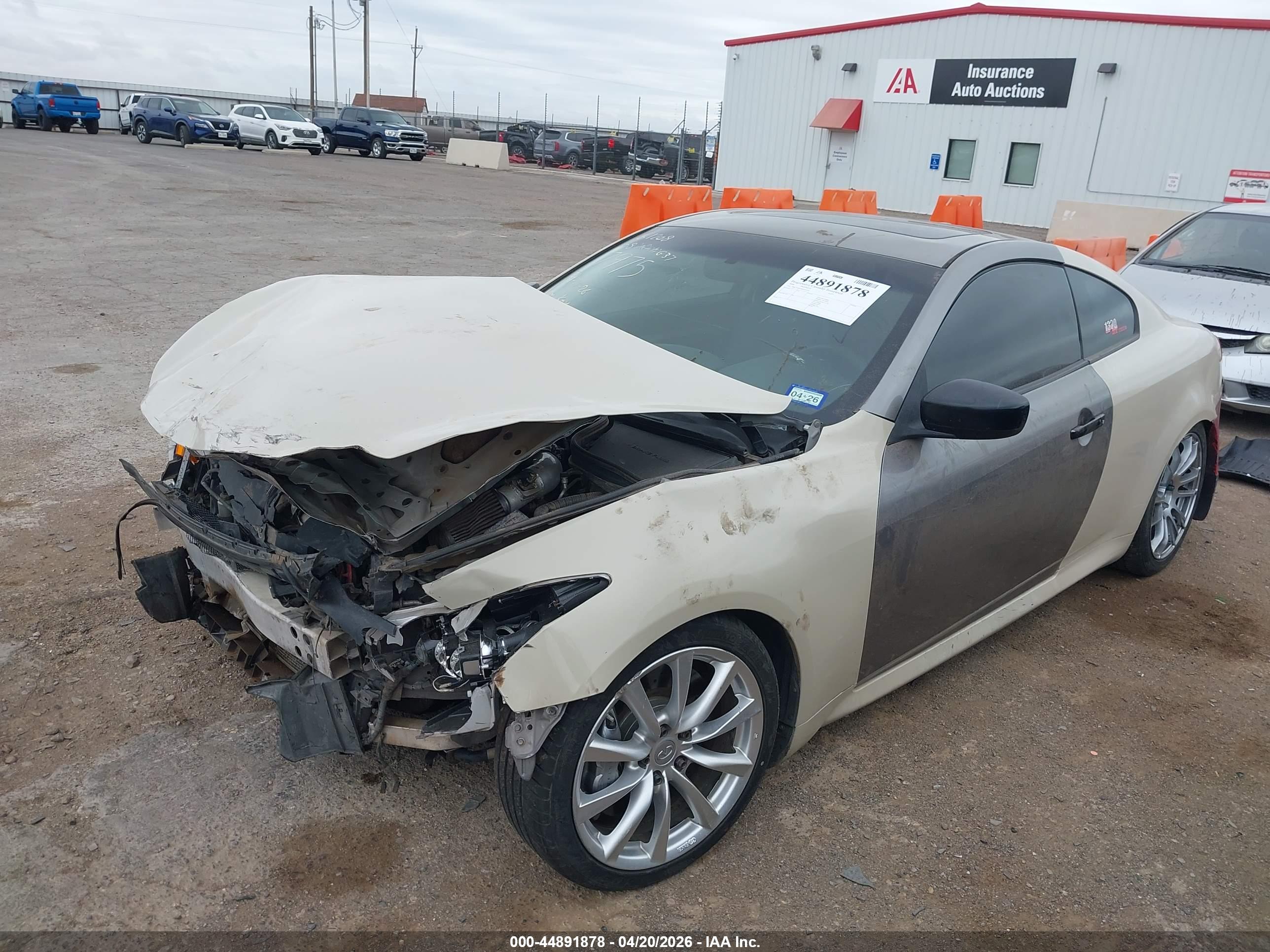 INFINITI G37 image 2