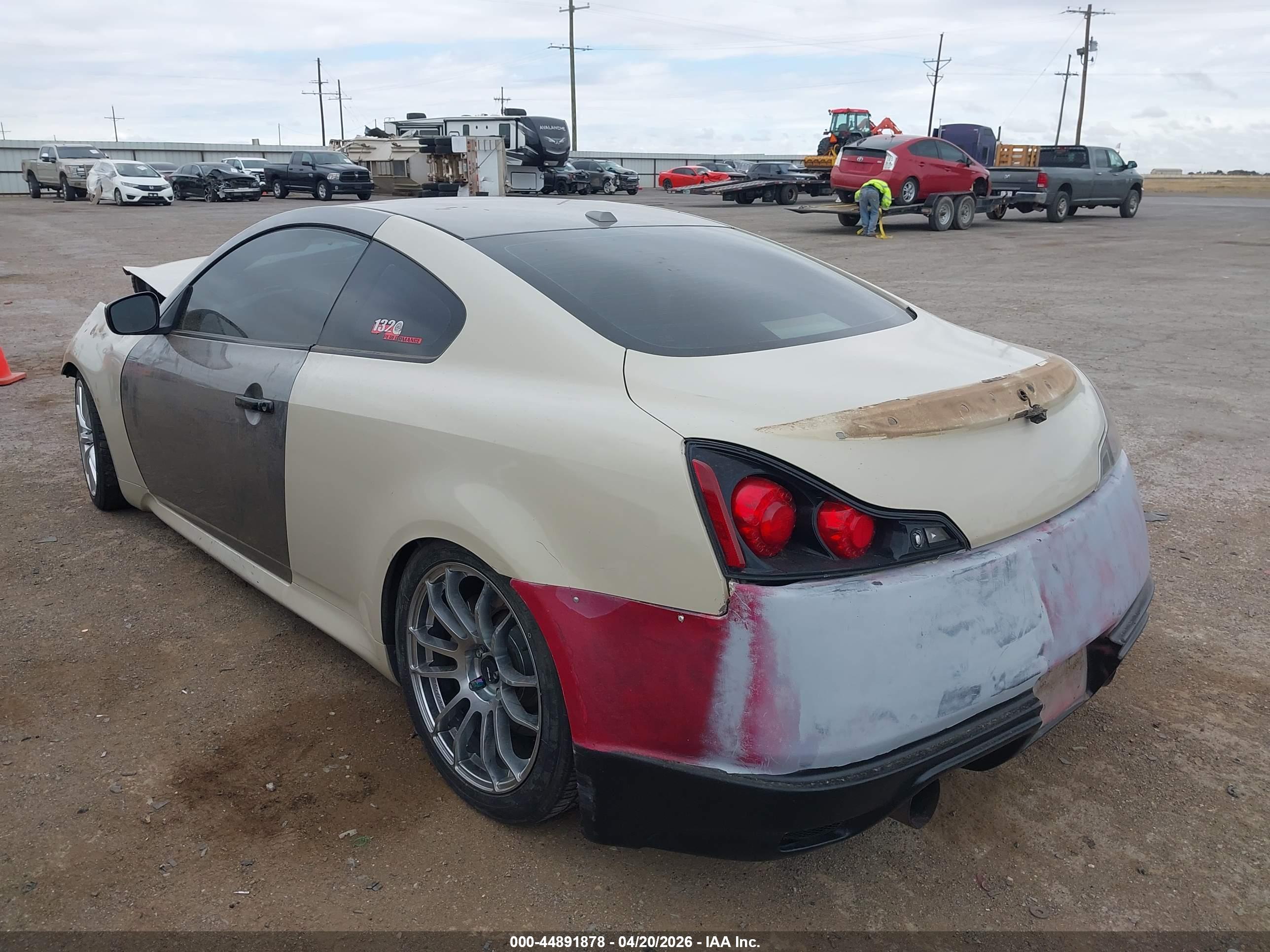 INFINITI G37 image 3