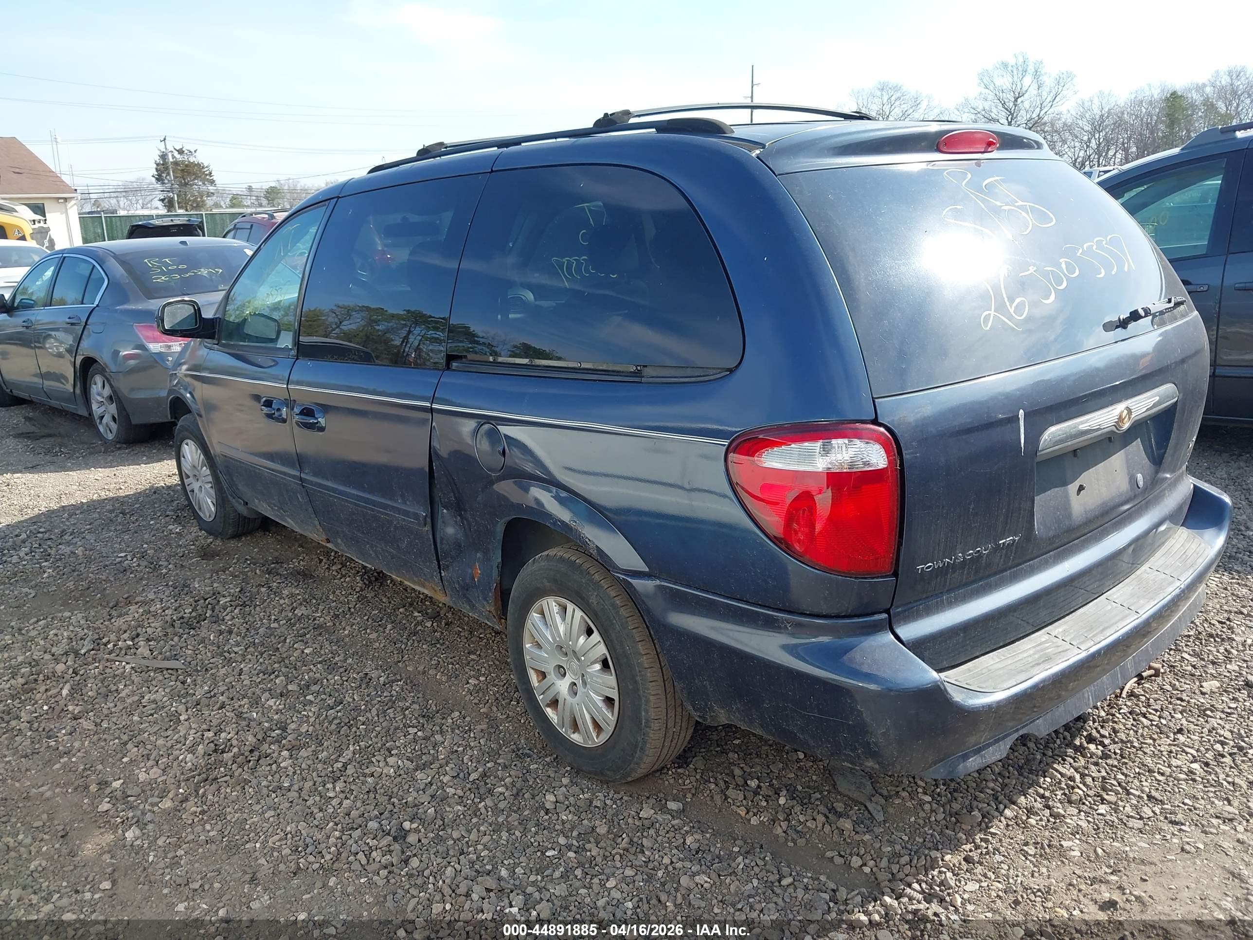 CHRYSLER TOWN image 3