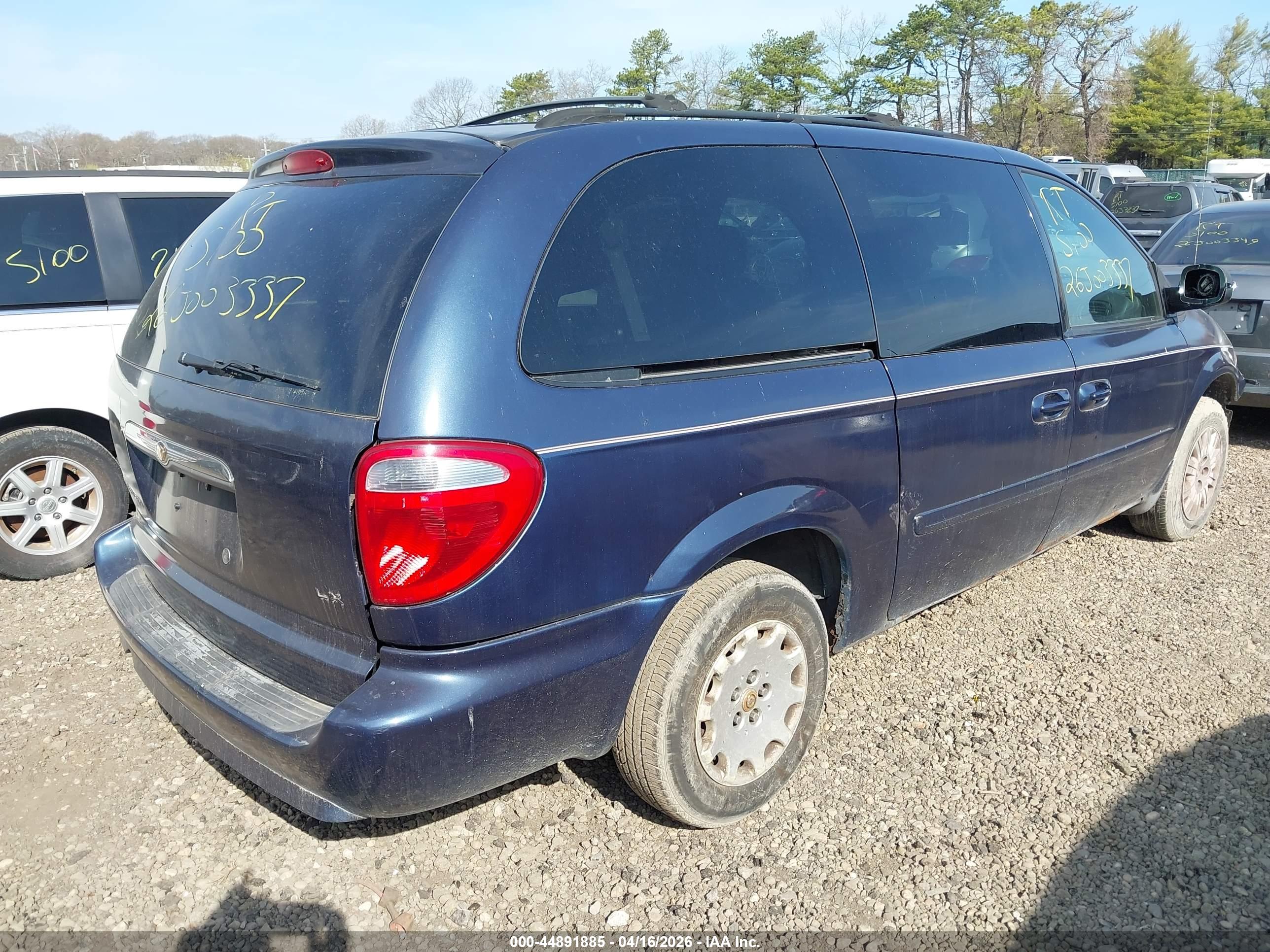 CHRYSLER TOWN image 4