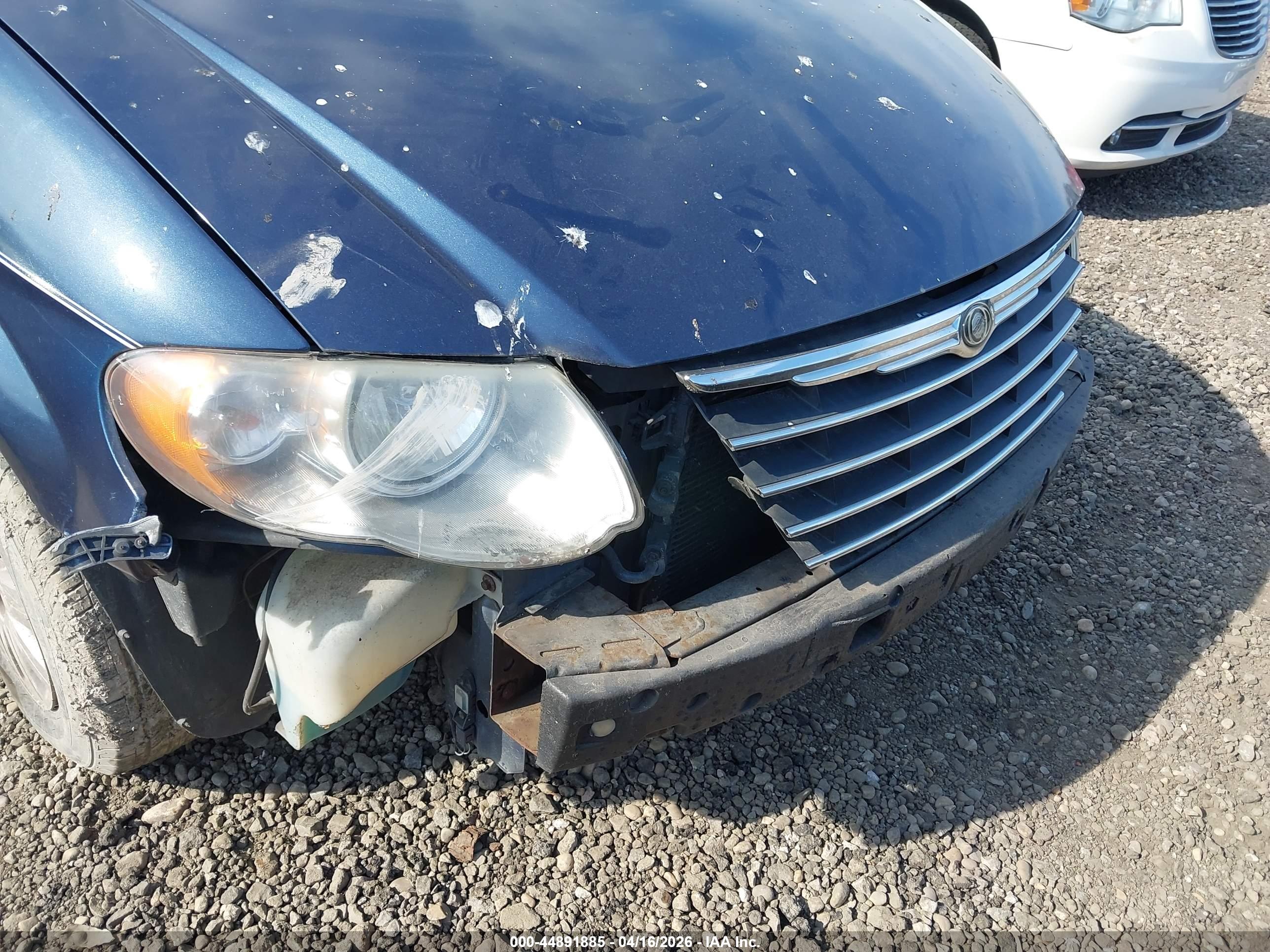 CHRYSLER TOWN image 6