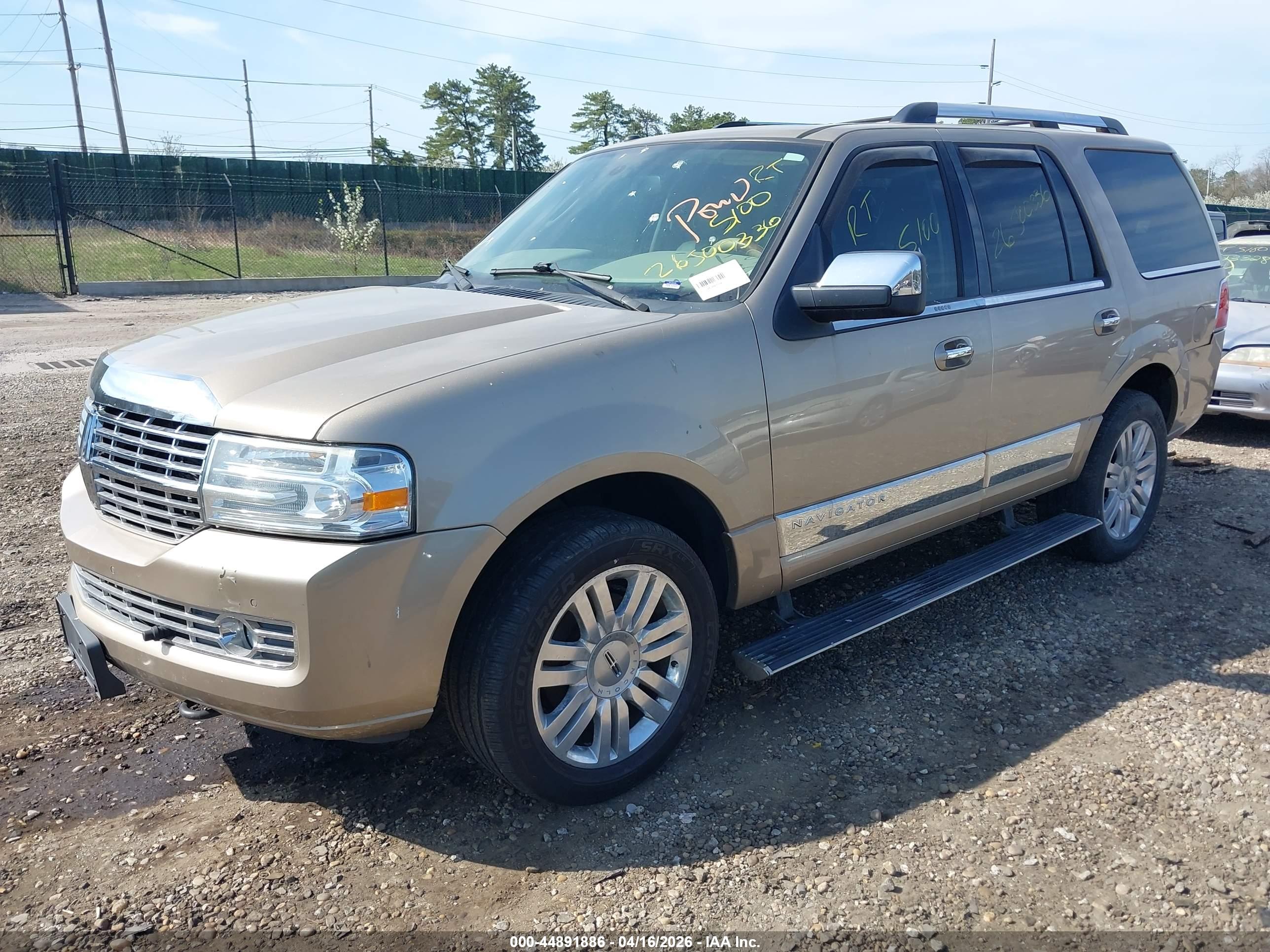 LINCOLN NAVIGATOR image 2