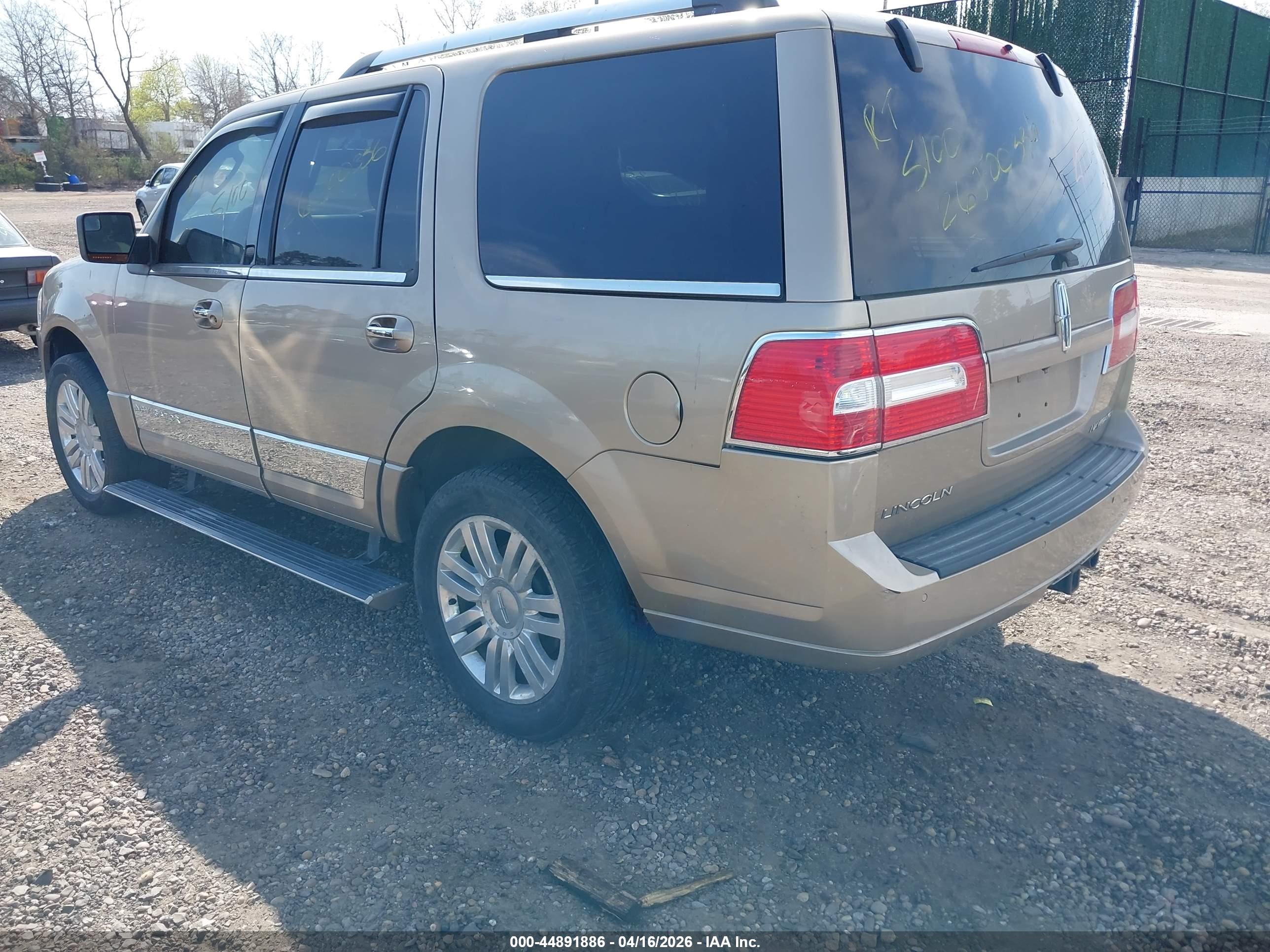 LINCOLN NAVIGATOR image 3