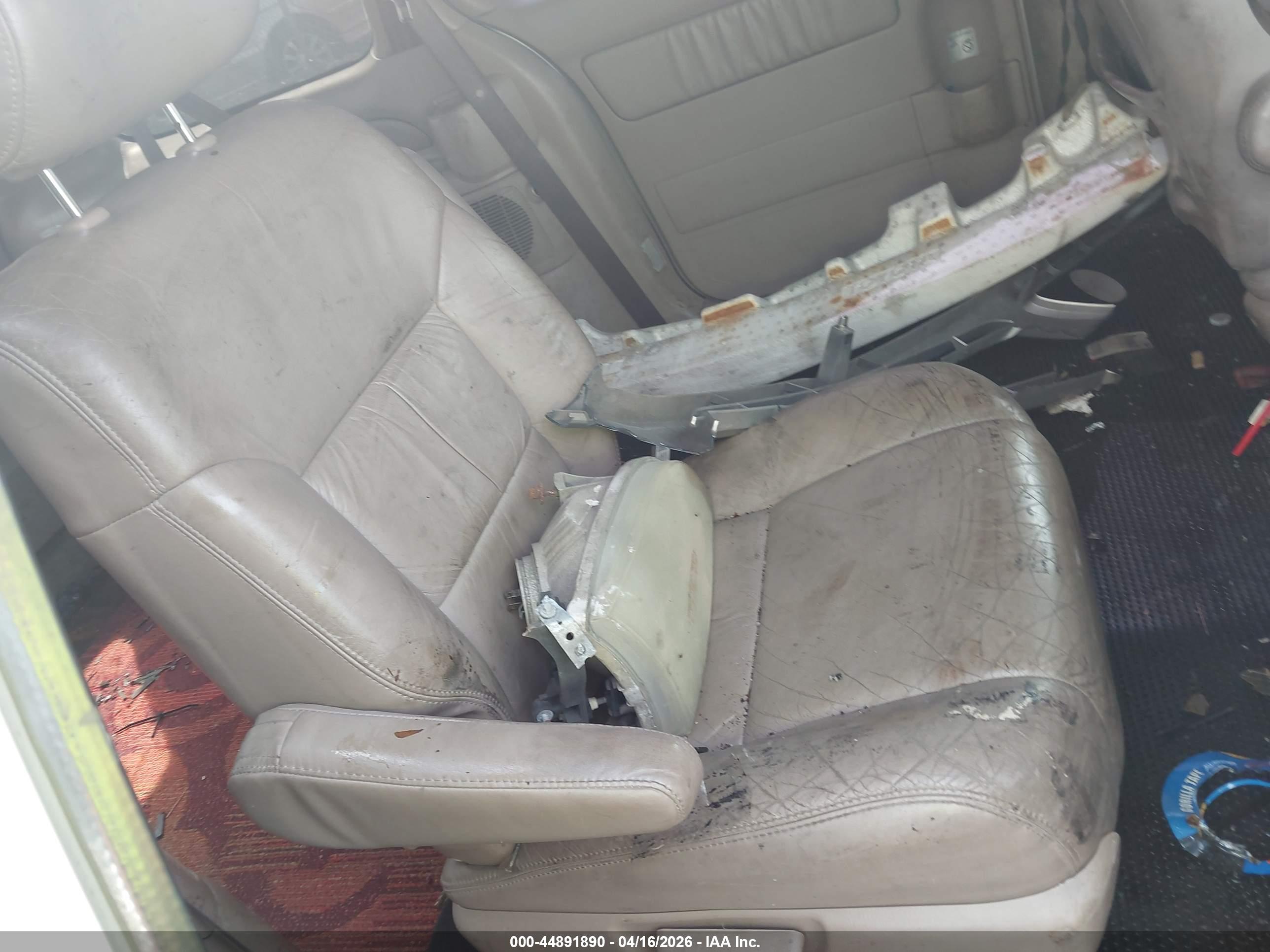 TOYOTA SIENNA image 8